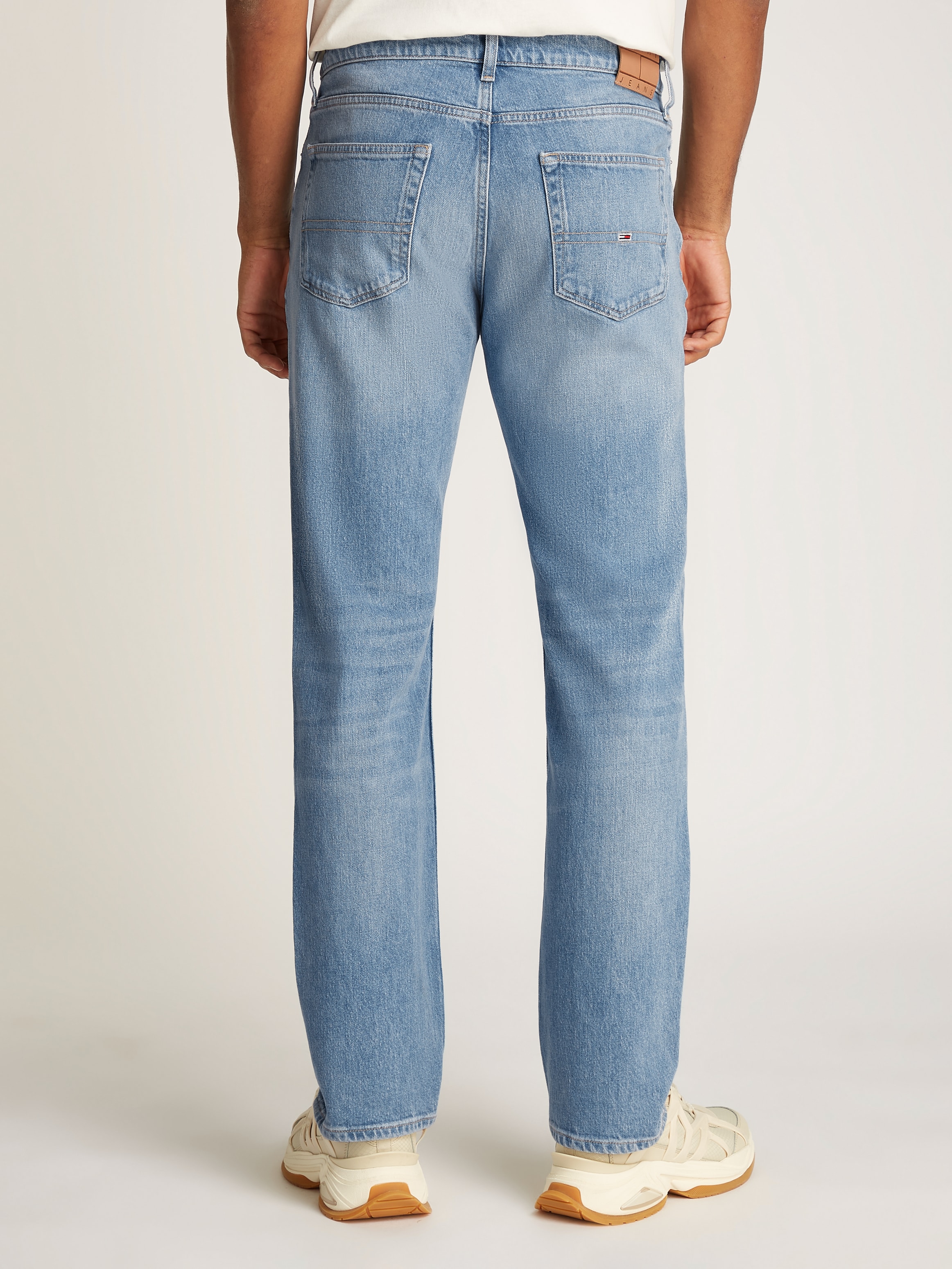 Tommy Jeans Slim-fit-Jeans »RYAN SLIM STRAIGHT«, mit Logoprägung