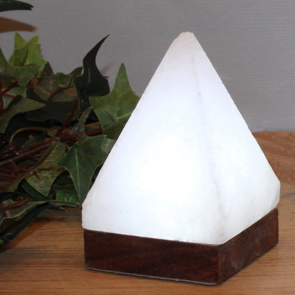 HIMALAYA SALT DREAMS Salzkristall-Tischlampe »USB-Pyramide«, Handgefertigt aus Salzkristall - jeder Stein ein Unikat, H: ca.11 cm