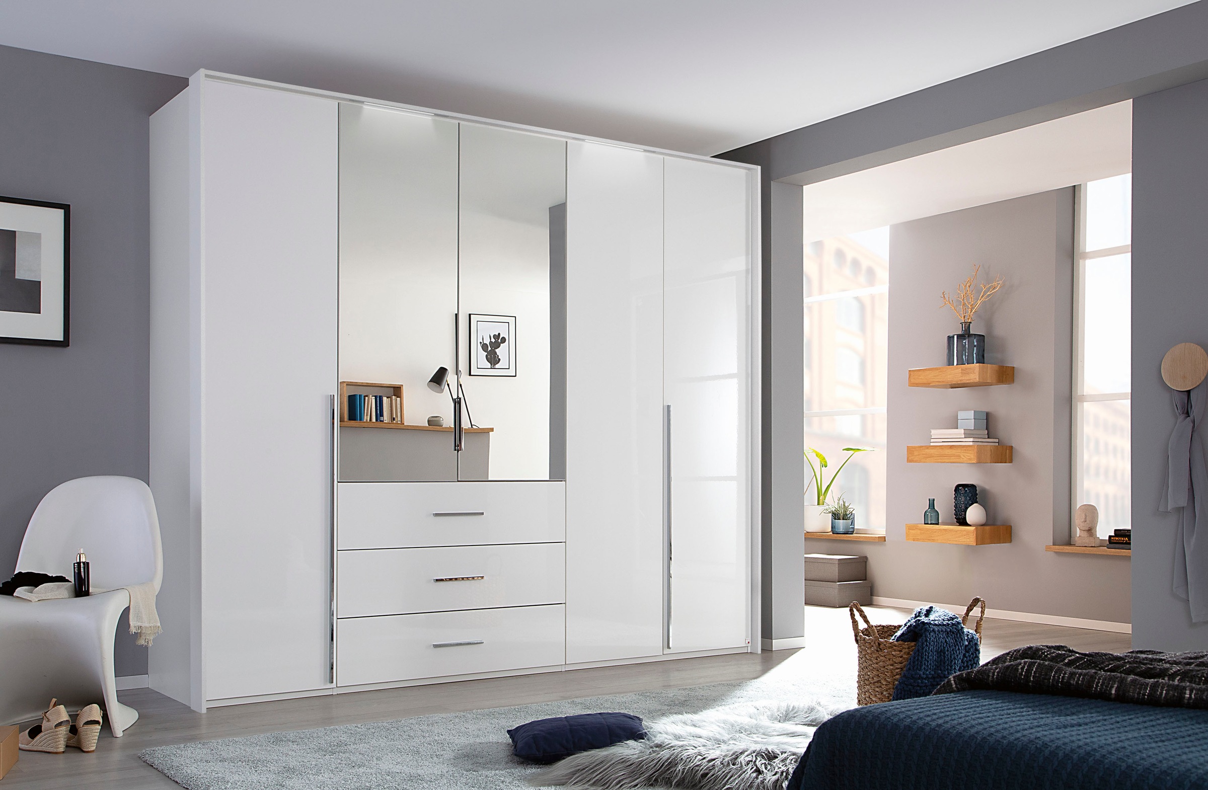 rauch Drehtürenschrank »Montclar«, Passepartout optional mit Beleuchtung, inkl. Wäscheeinteilung