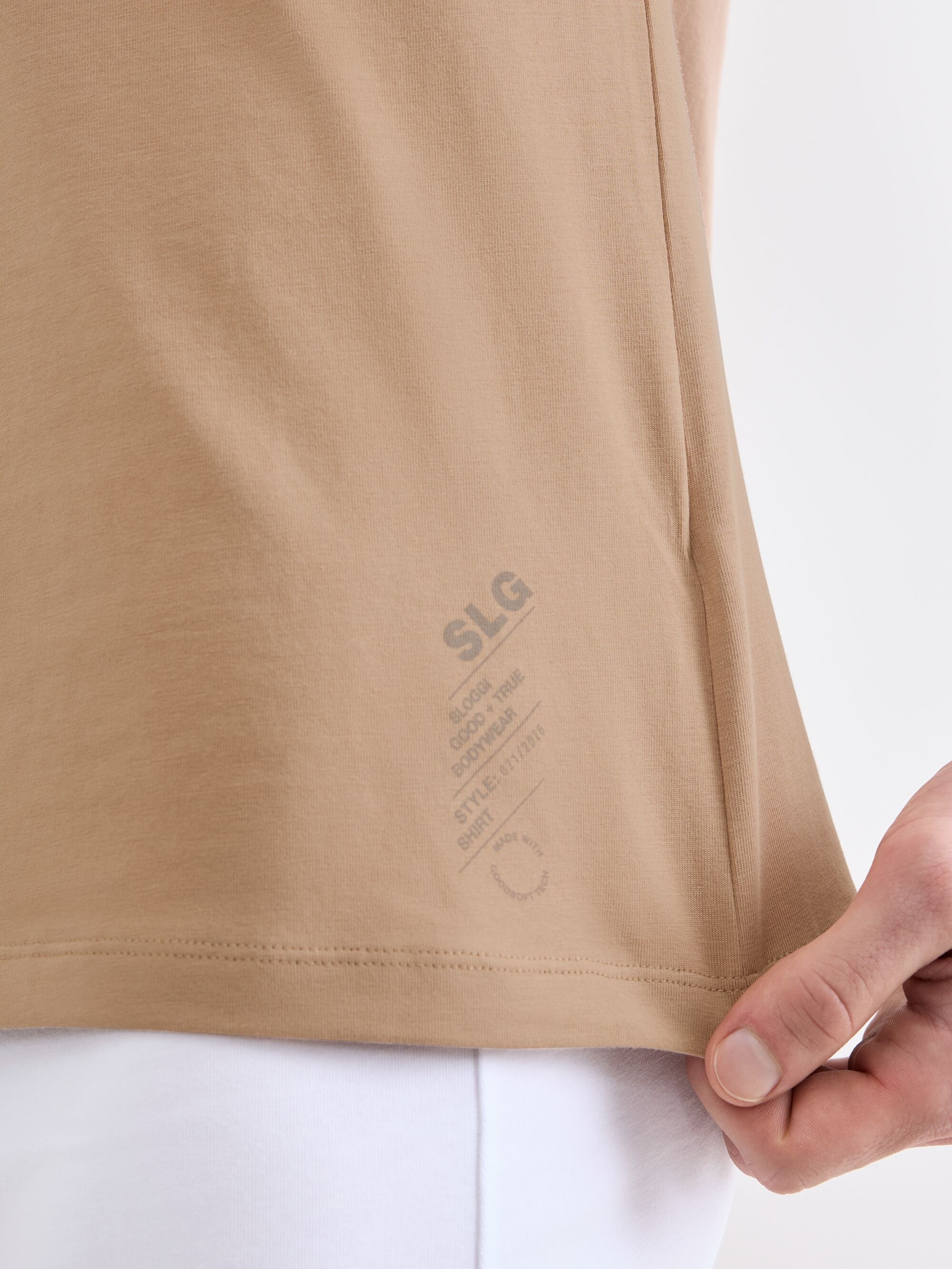sloggi Unterziehshirt »SLG Base V Neck Shirt« weiches und edles Material