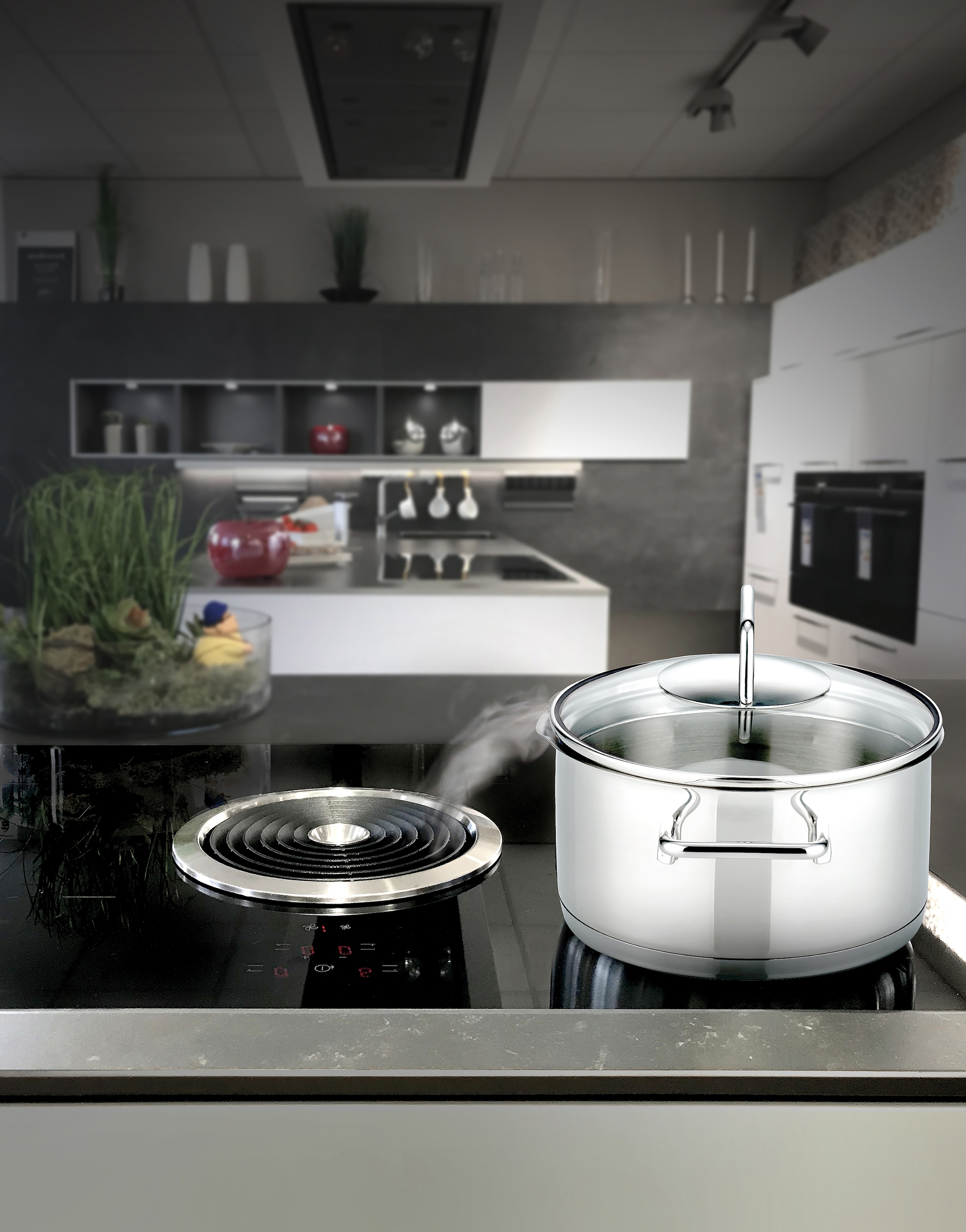 Elo Topf-Set »Smart Steam«, Edelstahl 18/10, (Set, 12 tlg., Fleischtopf 16/20/24 cm, 1x Kasserolle 16 cm, je 1 Bratpfanne 24/28 cm), Öl-Dosier System & seitlichem Ausguss zur Dampfableitung, Induktion