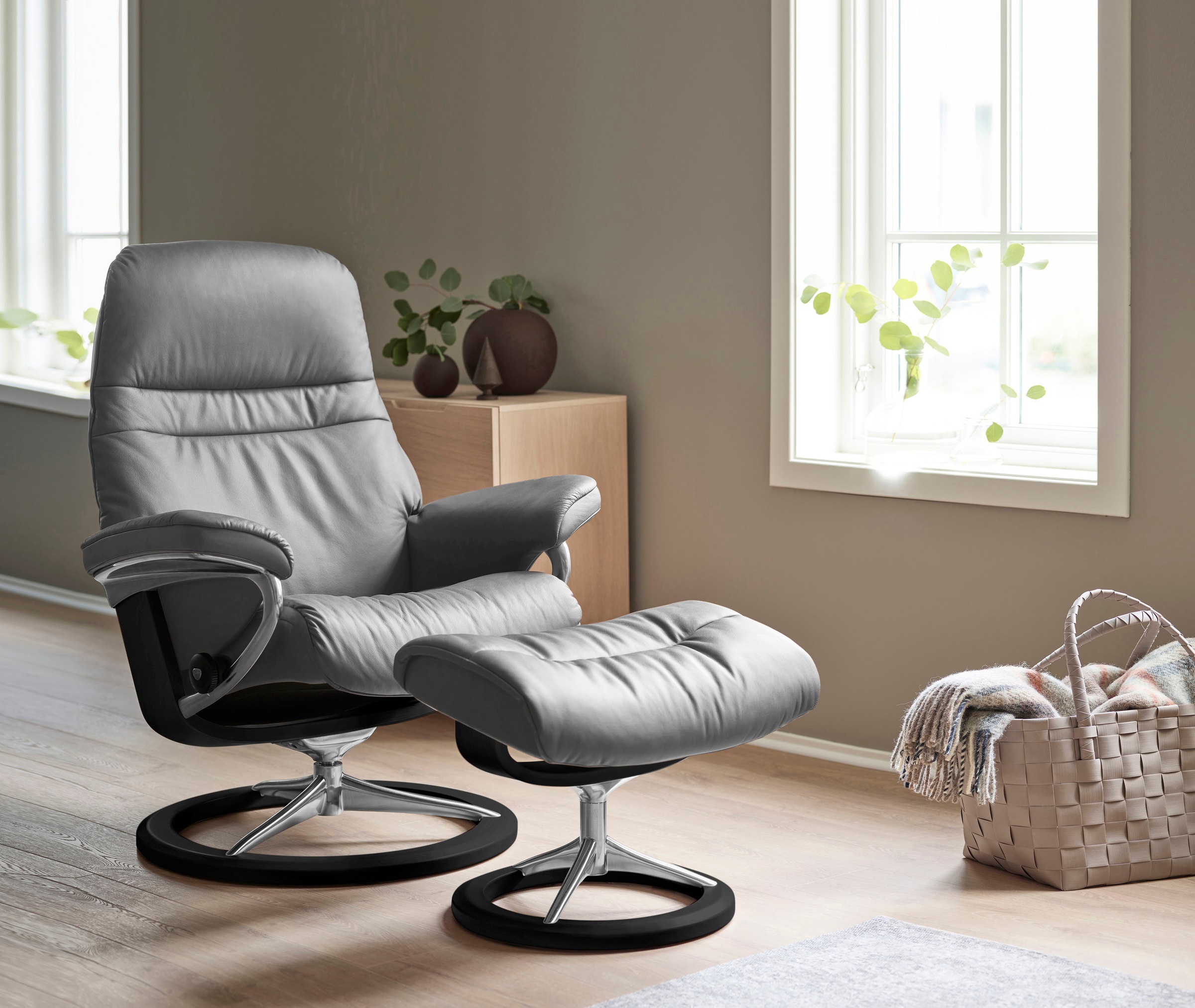 Stressless® Relaxsessel »Sunrise«, (Set, Relaxsessel mit Hocker), mit Signature Base, Größe M, Gestell Schwarz