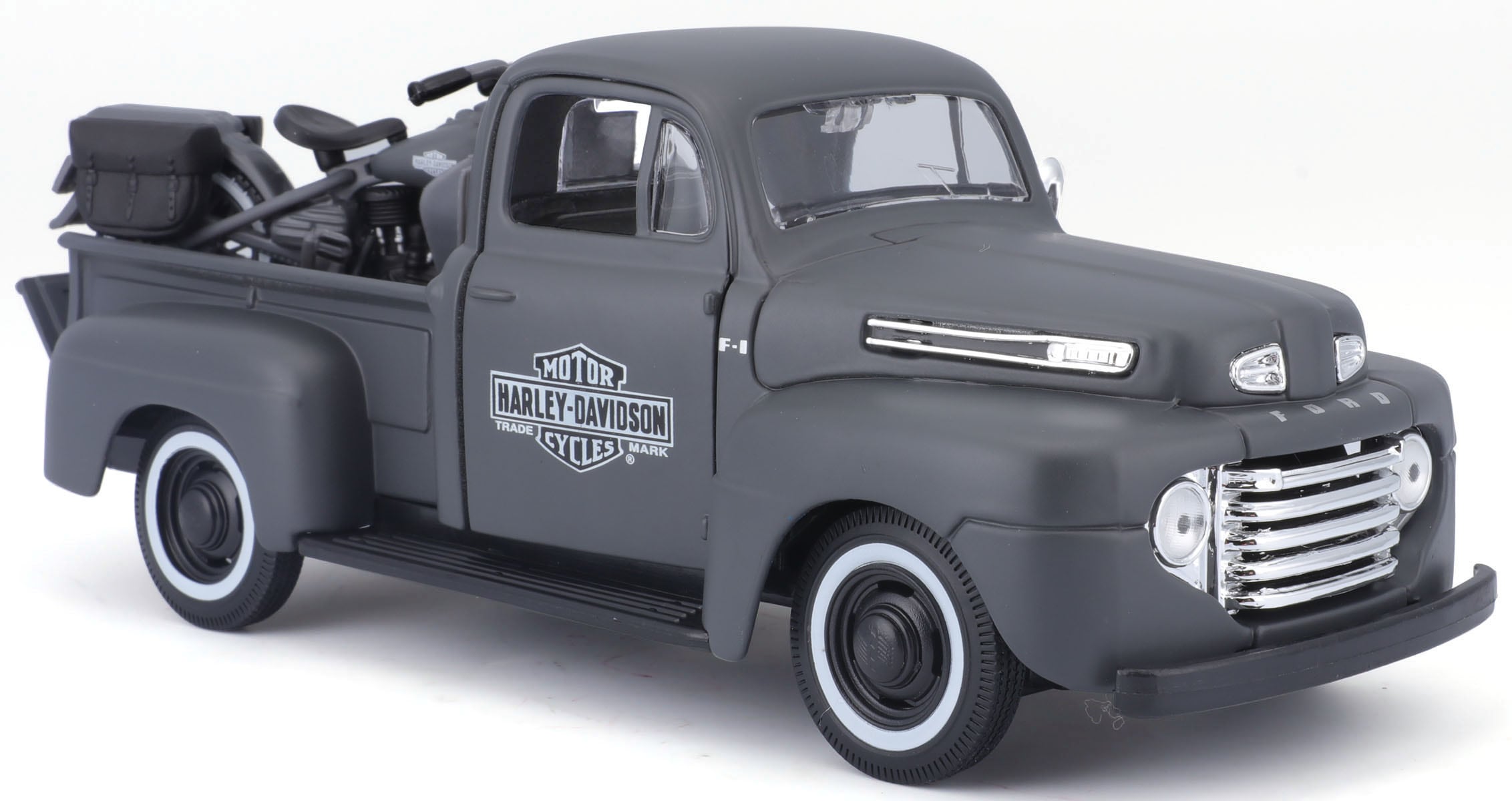 Maisto® Sammlerauto »Ford F1 ´48«, 1:24, inklusive Harley-Davidson WLA Flathead