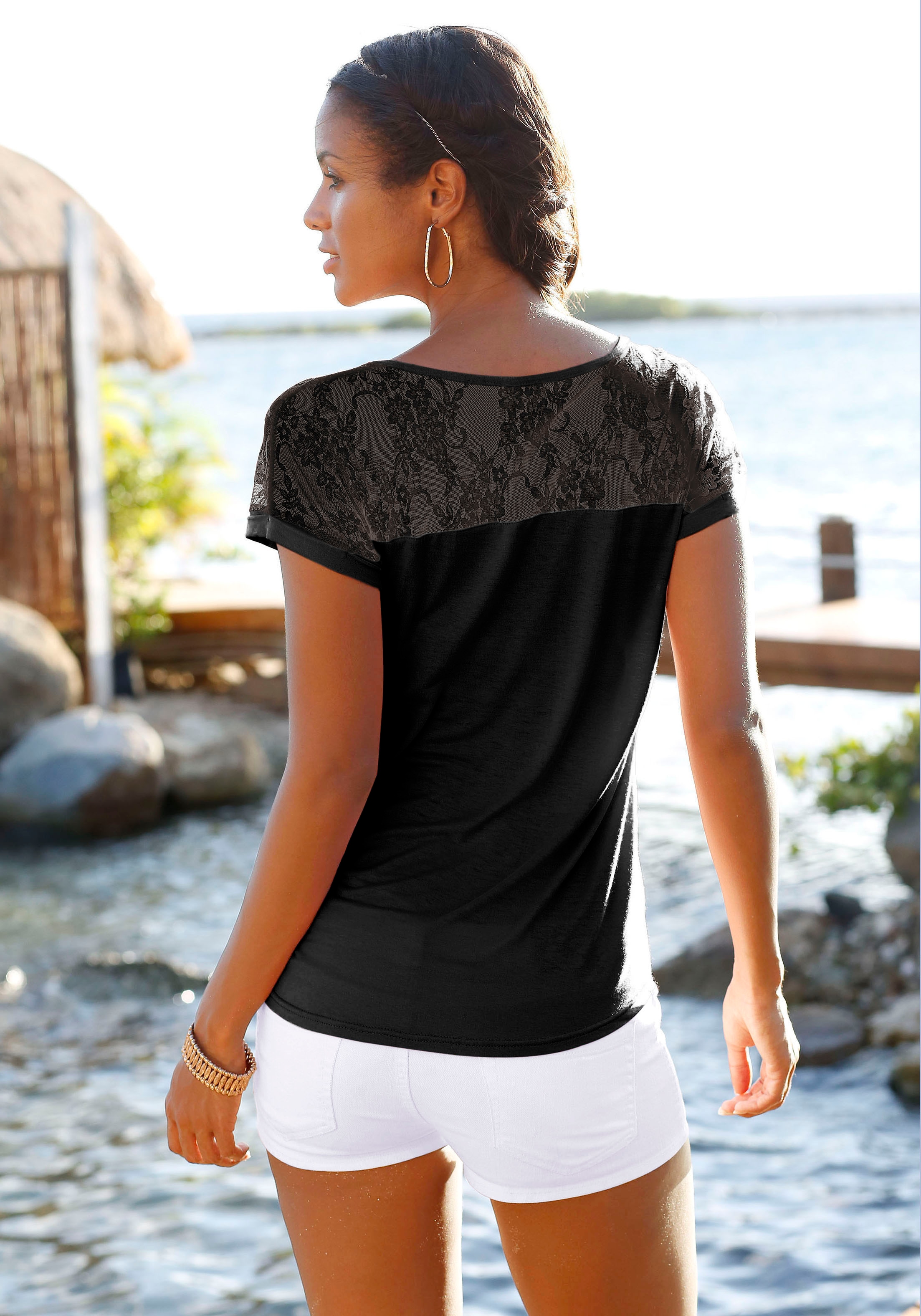 LASCANA Strandshirt, mit Spitzeneinsatz