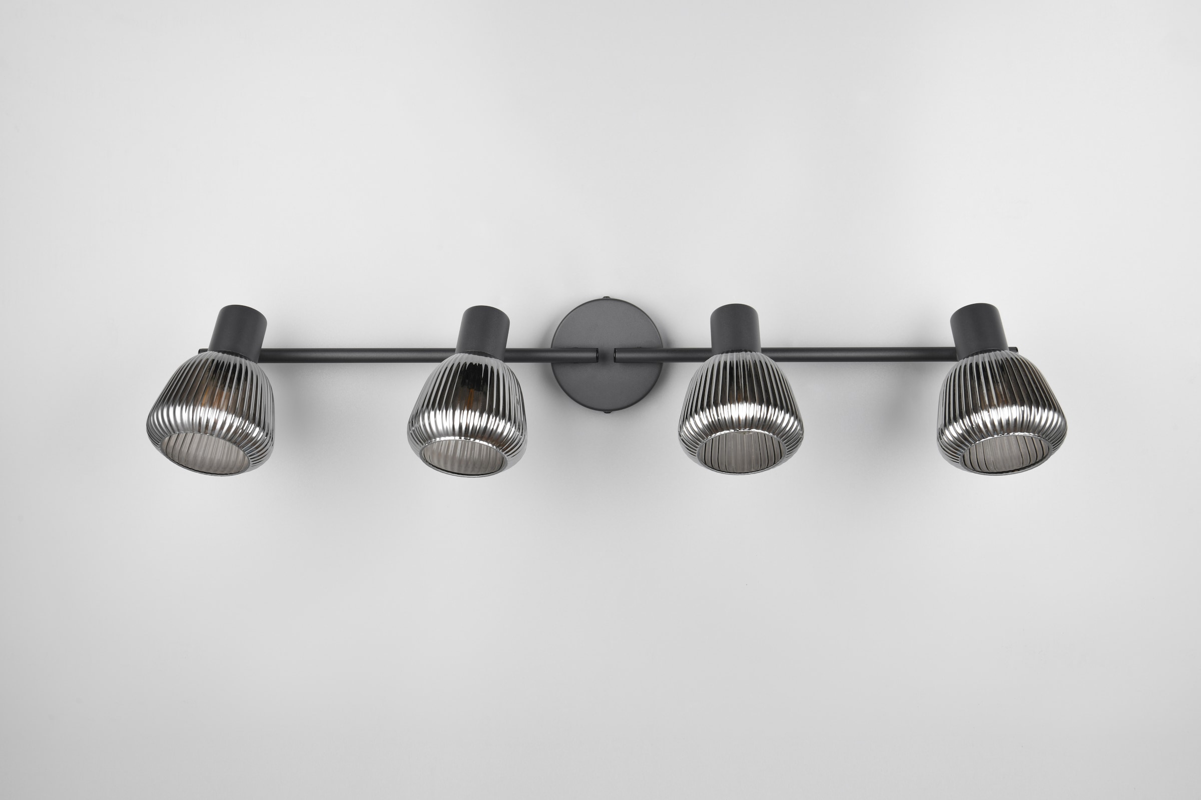 TRIO Leuchten Deckenstrahler »TARIFA, 4-flammiger Deckenspot mit Glasschirm, exkl 4xE14 max 10W«, 4 flammig, Leuchtmittel E14 | Leuchtmittel wechselbar, Glasschirm in Riffeloptik leicht verspiegelt, verstellbare Spots