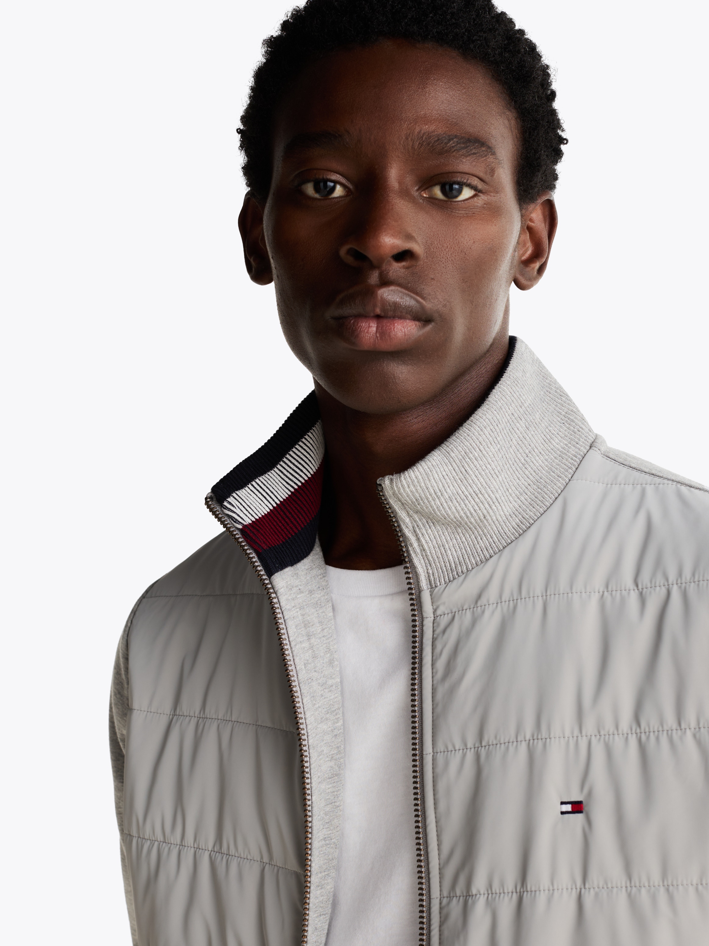 Tommy Hilfiger Sweatjacke »MIX MEDIA ZIP THRU STAND CLR«, mit gestreiftem Innenkragen