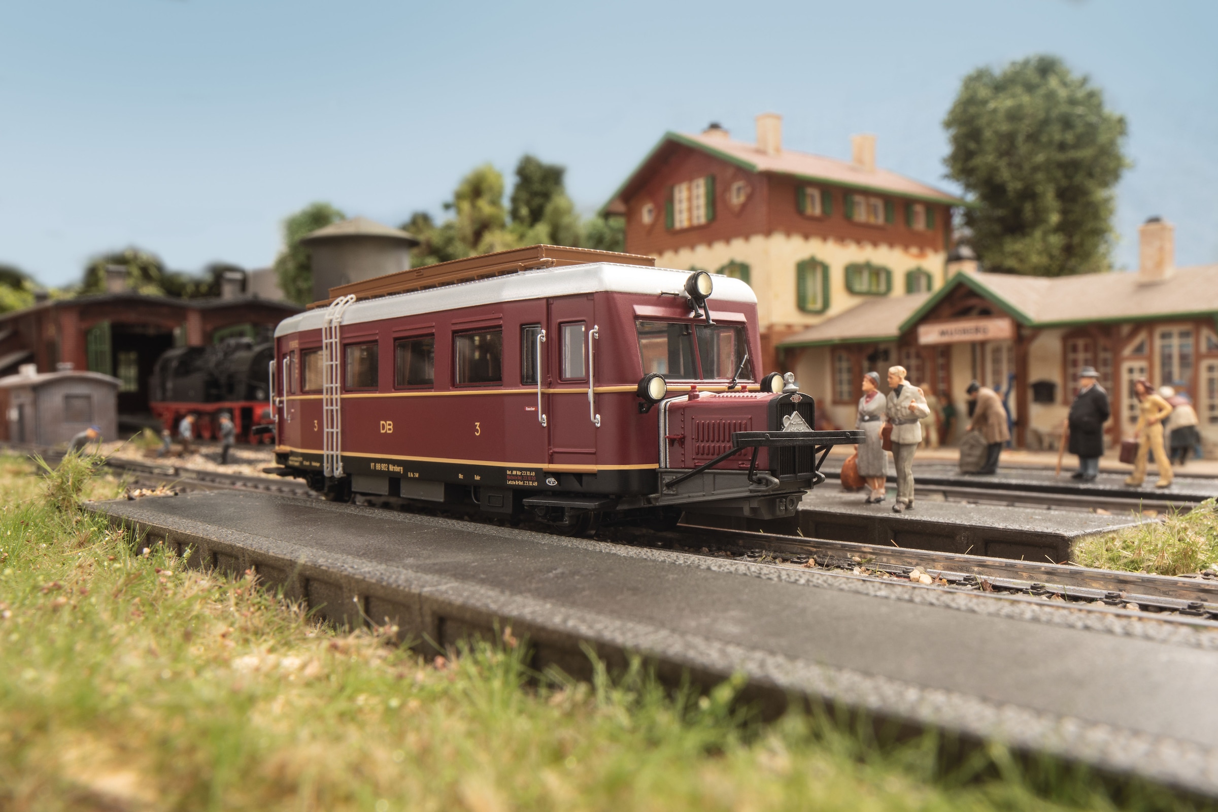 Märklin Personenwagen »Dieseltriebwagen Baureihe VT 88.9 - das "Schweineschnäuzchen" - 38135« mit Sound und Licht; Made in Europe