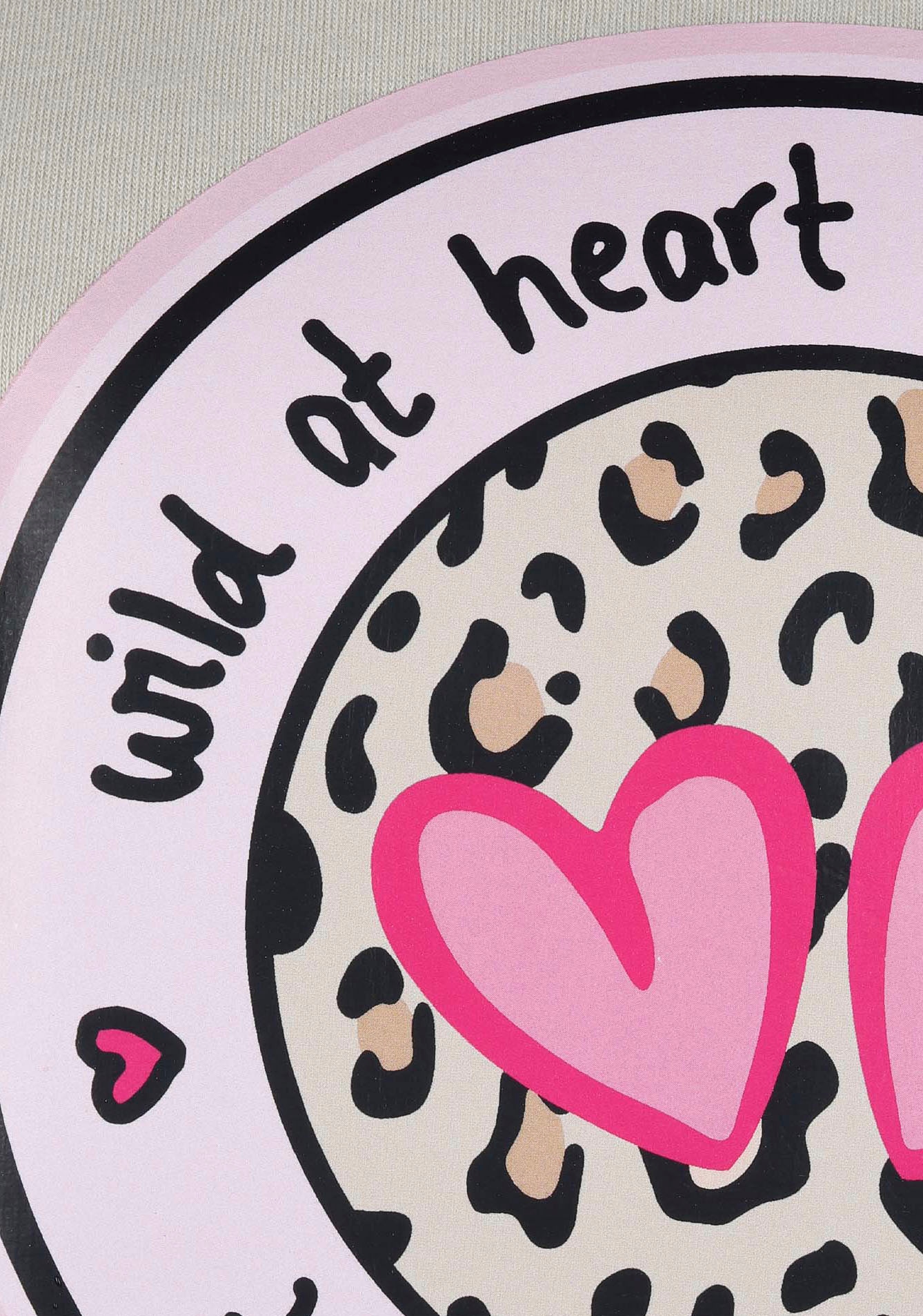 Zwillingsherz Sweatshirt, mit "Wild at Heart"-Aufdruck in Leo-Optik und gestickten Details