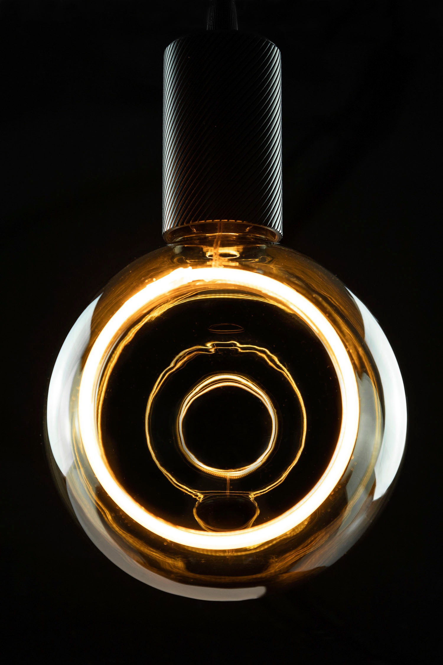 SEGULA LED-Leuchtmittel »LED Floating Globe 150 smokey grau - 90°«, E27, 1 St., Extra-Warmweiß, LED Floating Globe 150 smokey grau - 90°, E27, 6W, CRI >85, dimmbar