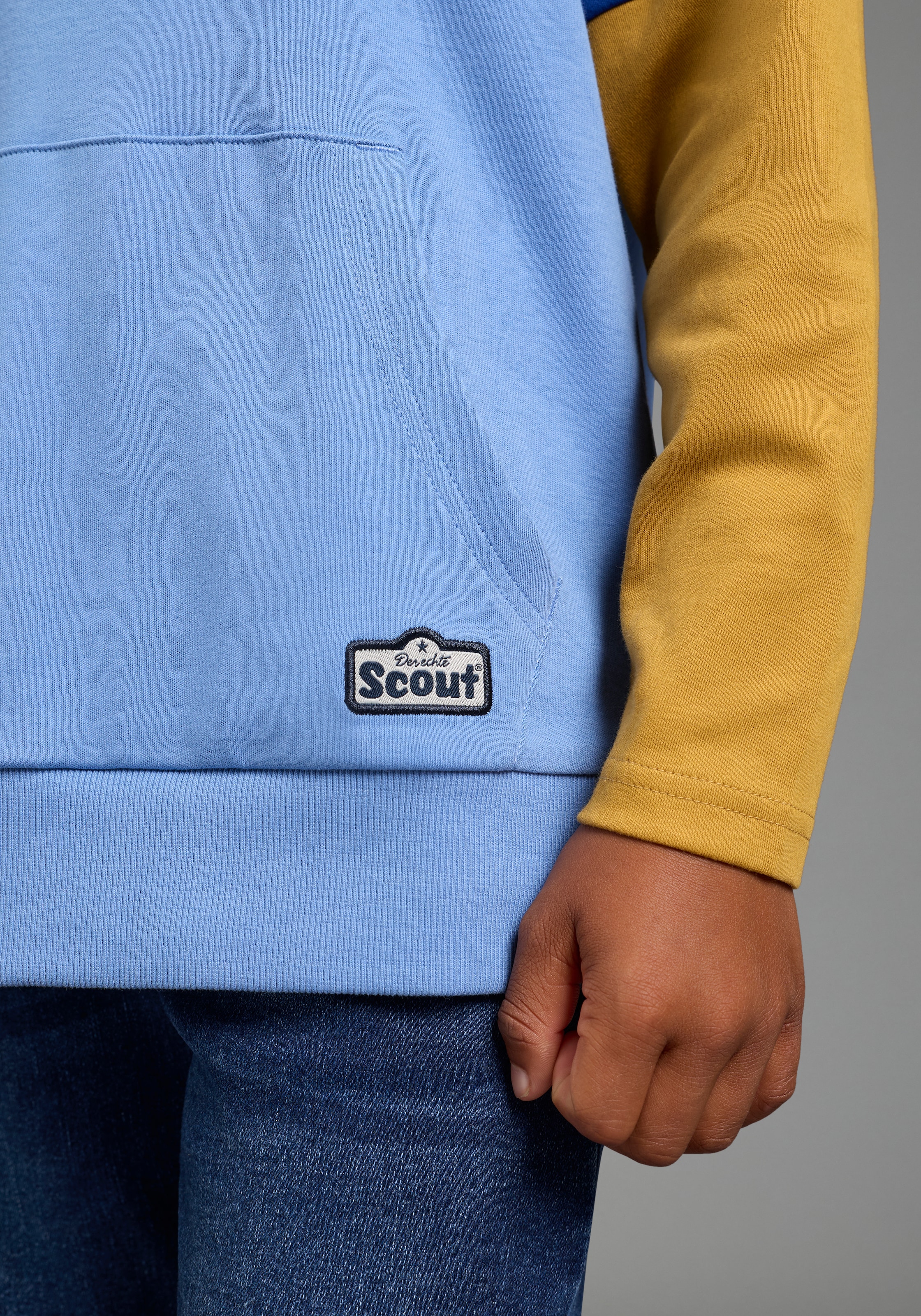 Scout Kapuzenshirt »Shirt in colorblocking design - NEU von SCOUT« hüftlang geschnitten, Langarm, mit Kängurutasche