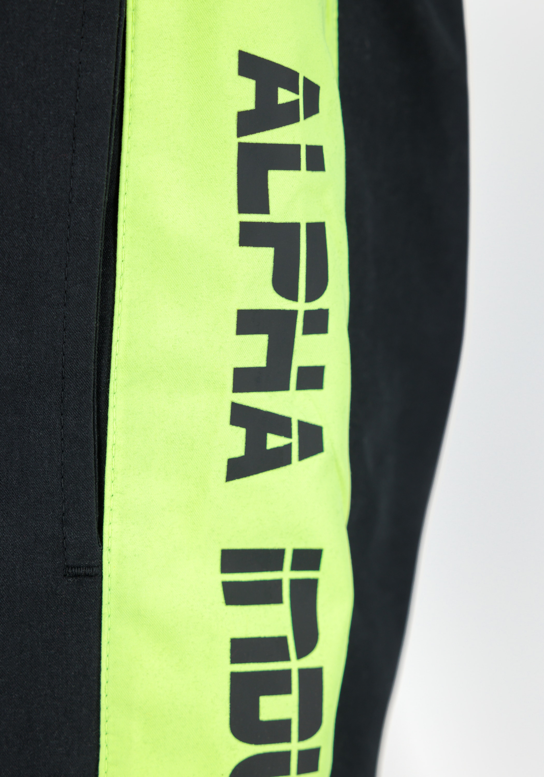 Alpha Industries Shorts »Alpha Industries Men - Beachwear Printed Stripe Swim Short«