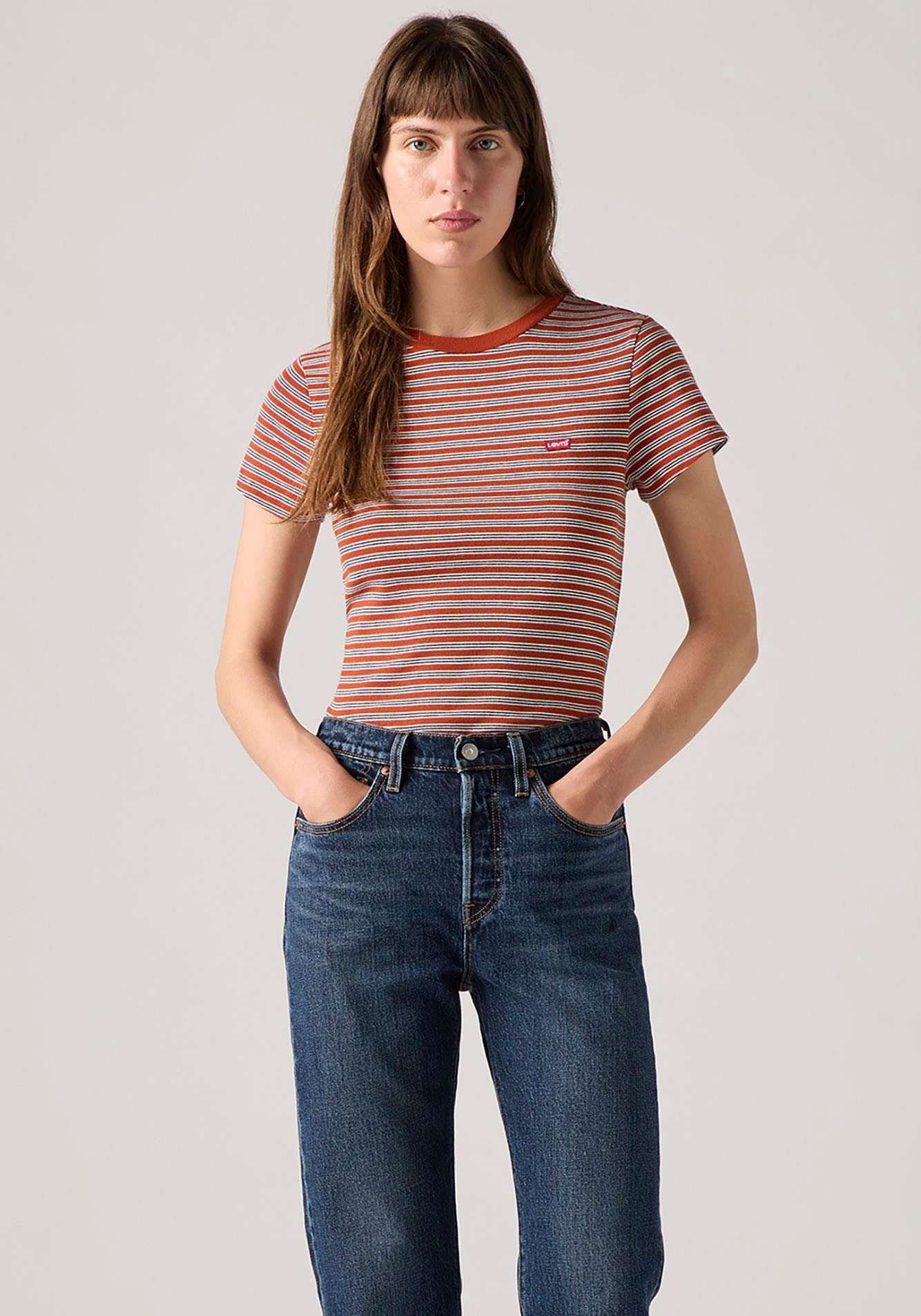 Levi's® T-Shirt »ESSENTIAL HM SS TEE«, Taillierter Schnitt