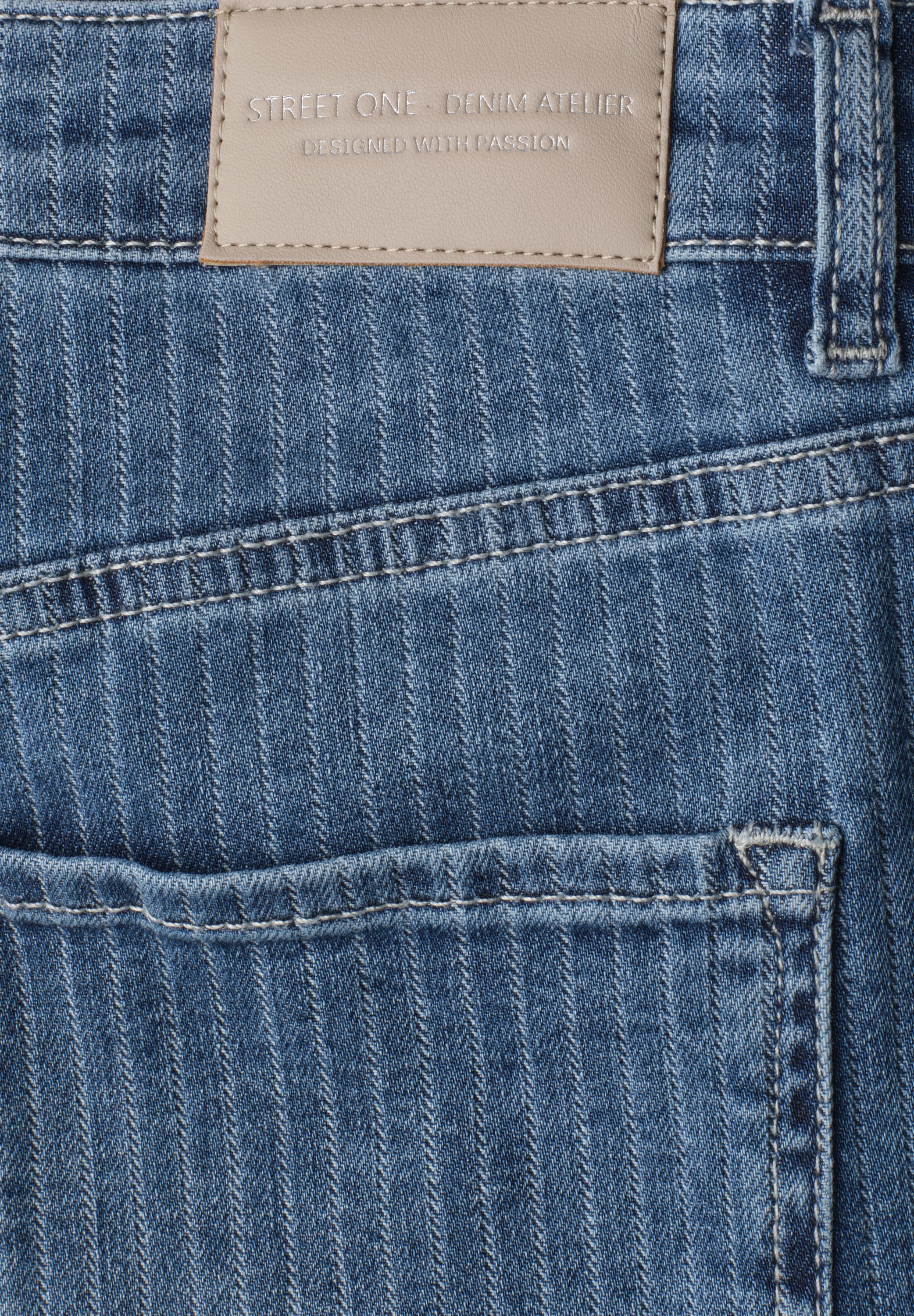 STREET ONE Loose-fit-Jeans »Style Karlie« mit Barrel Legs und Steifen-Optik