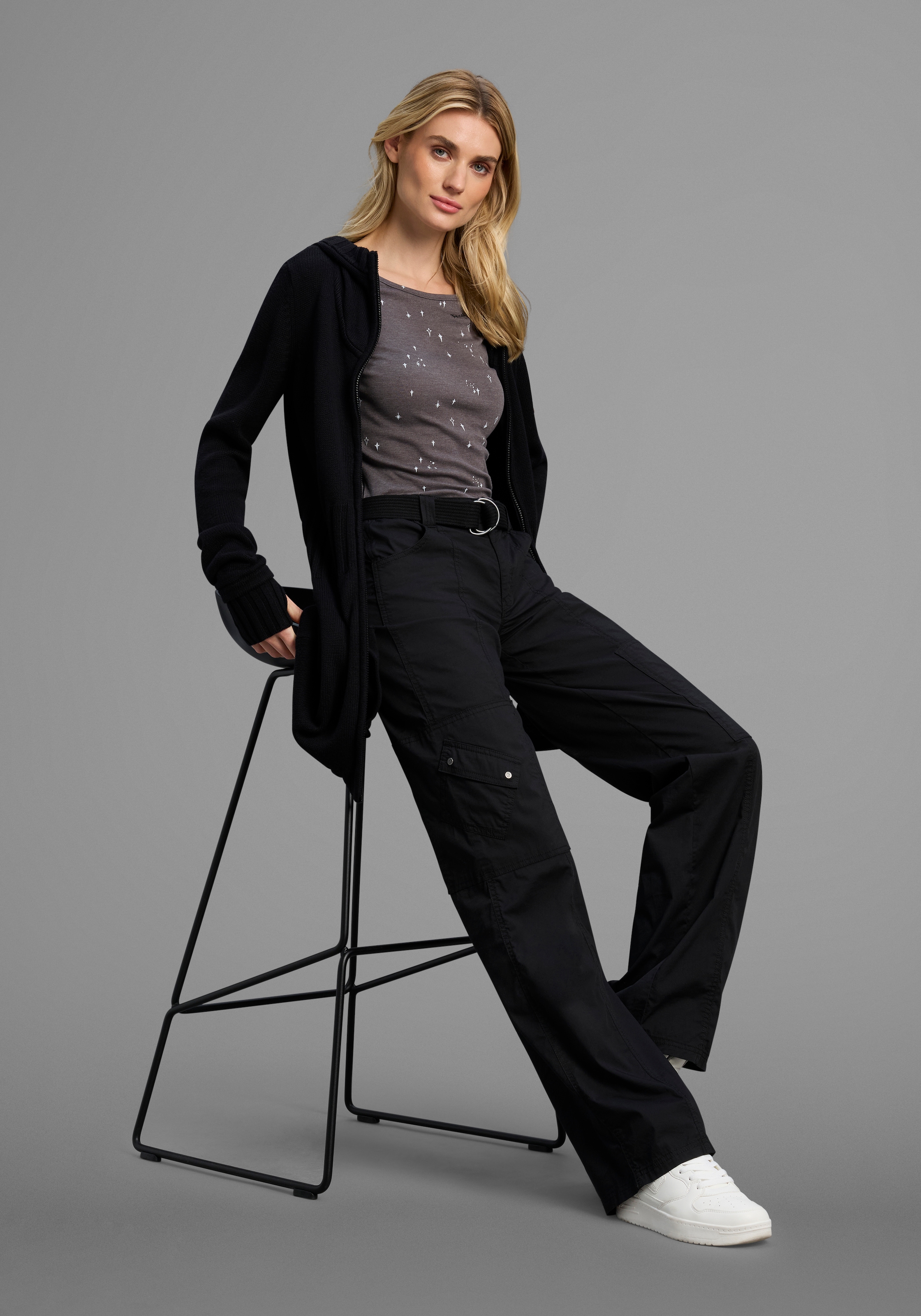 KangaROOS T-Shirt Kurzarm,  sehr figurbetont,  mit Kontrastnaht