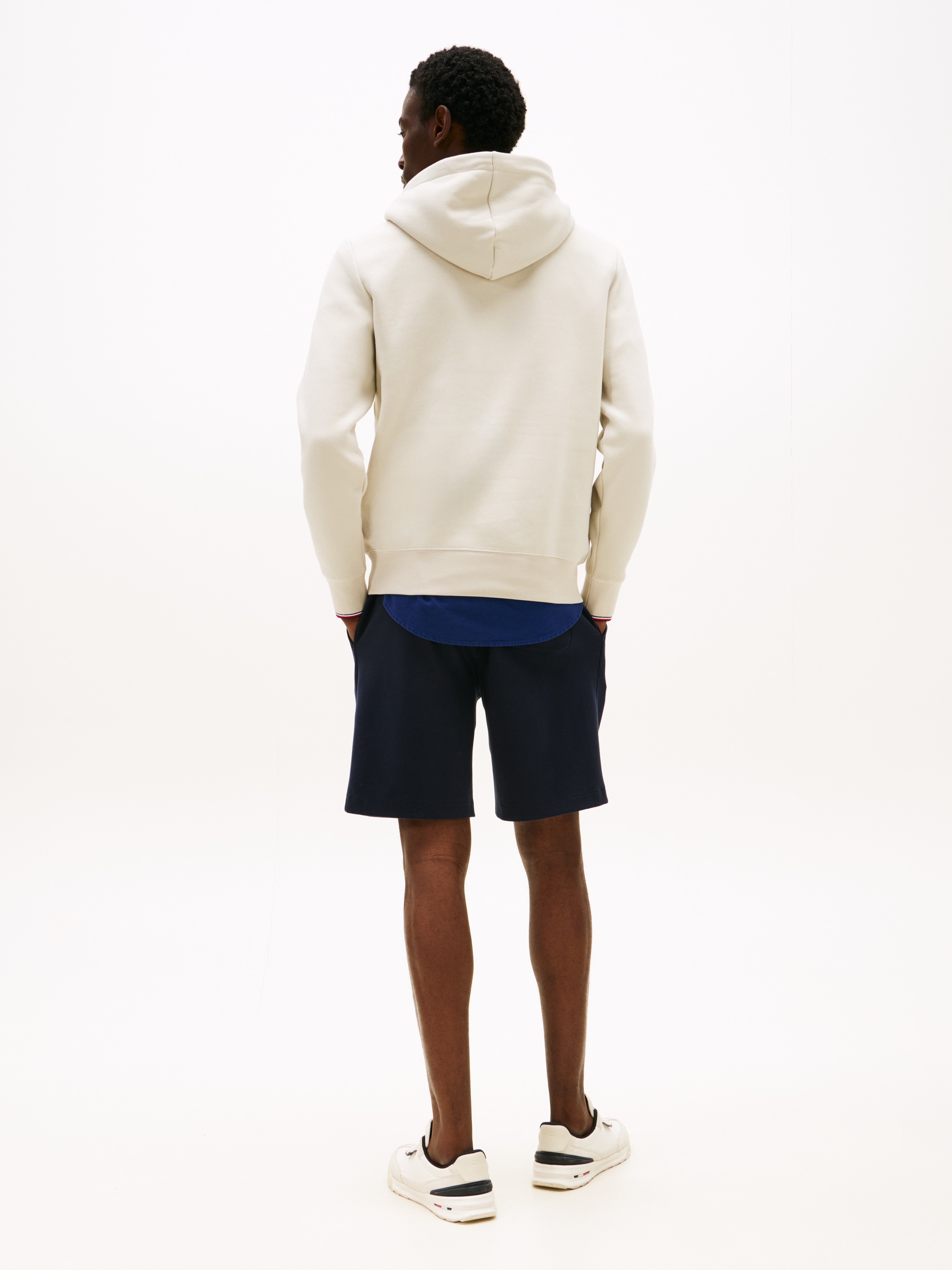 Tommy Hilfiger Hoodie »TOMMY LOGO TIPPED HOODY«, Tommy-Tape innen am Ausschnitt, Flag-Stickerei am Ärmel