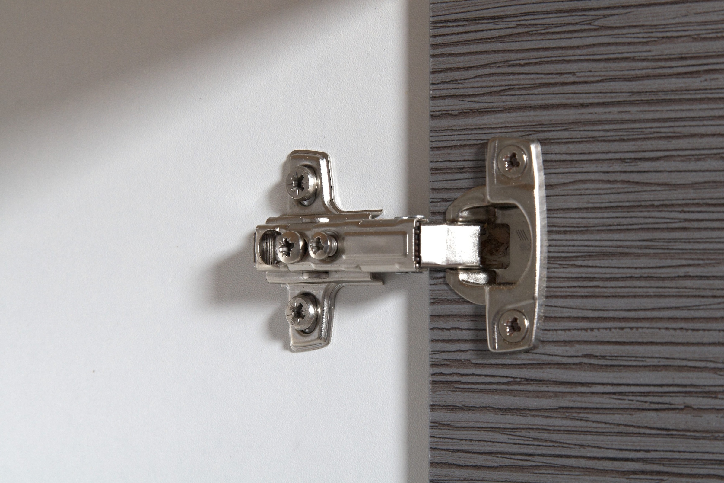 welltime Waschbeckenunterschrank »Emmi, Breite 59 cm«, Siphonausschnitt, Metallbeschläge