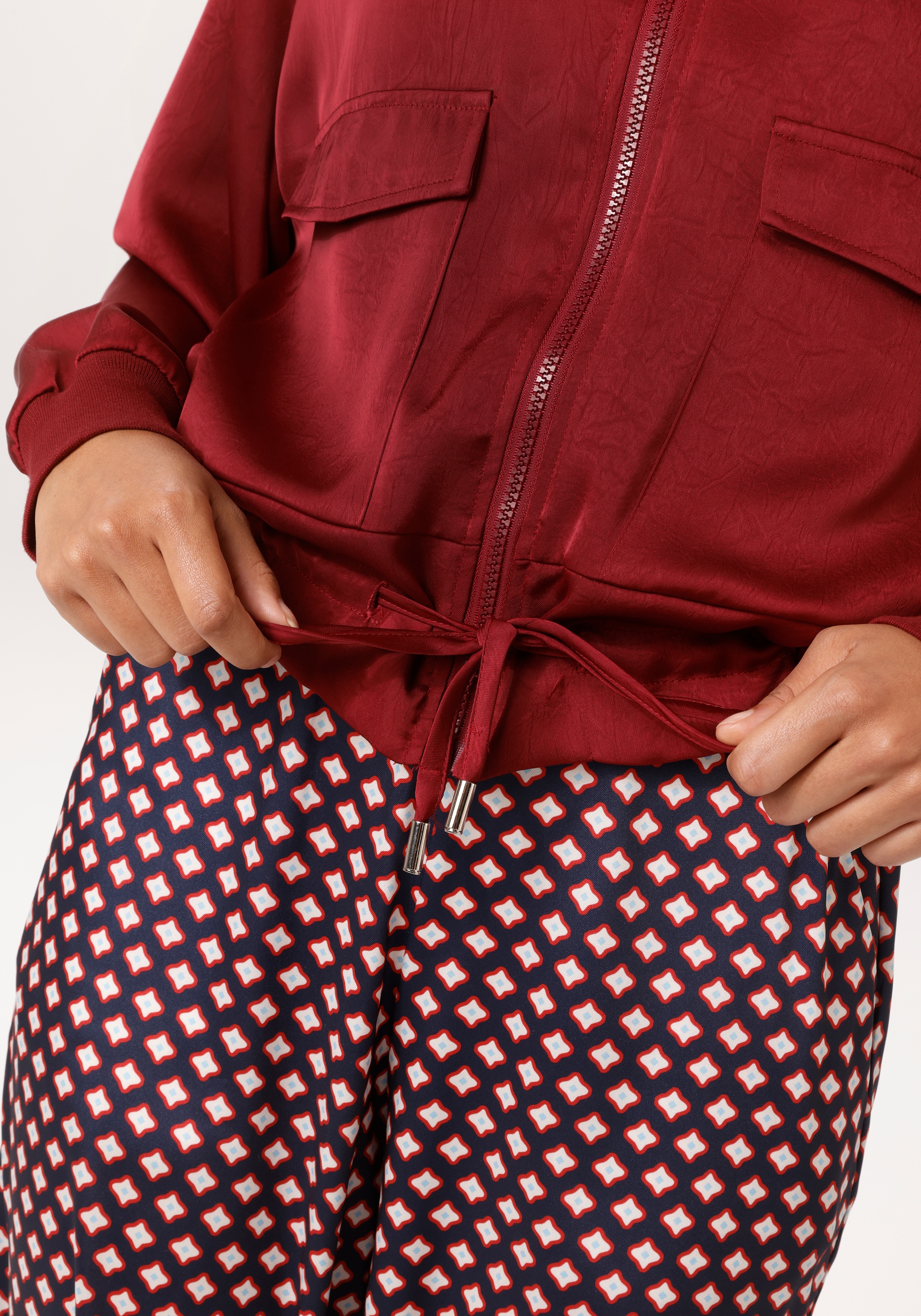 Aniston CASUAL Blouson mit Tunnelzug im Saum