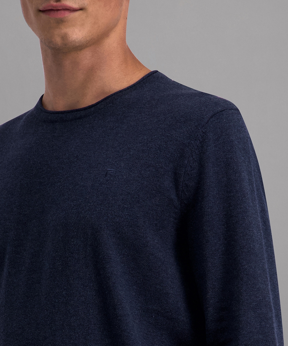 Pioneer Authentic Jeans Rundhalspullover, Ausschnitt mit Rollkante, Außennähte