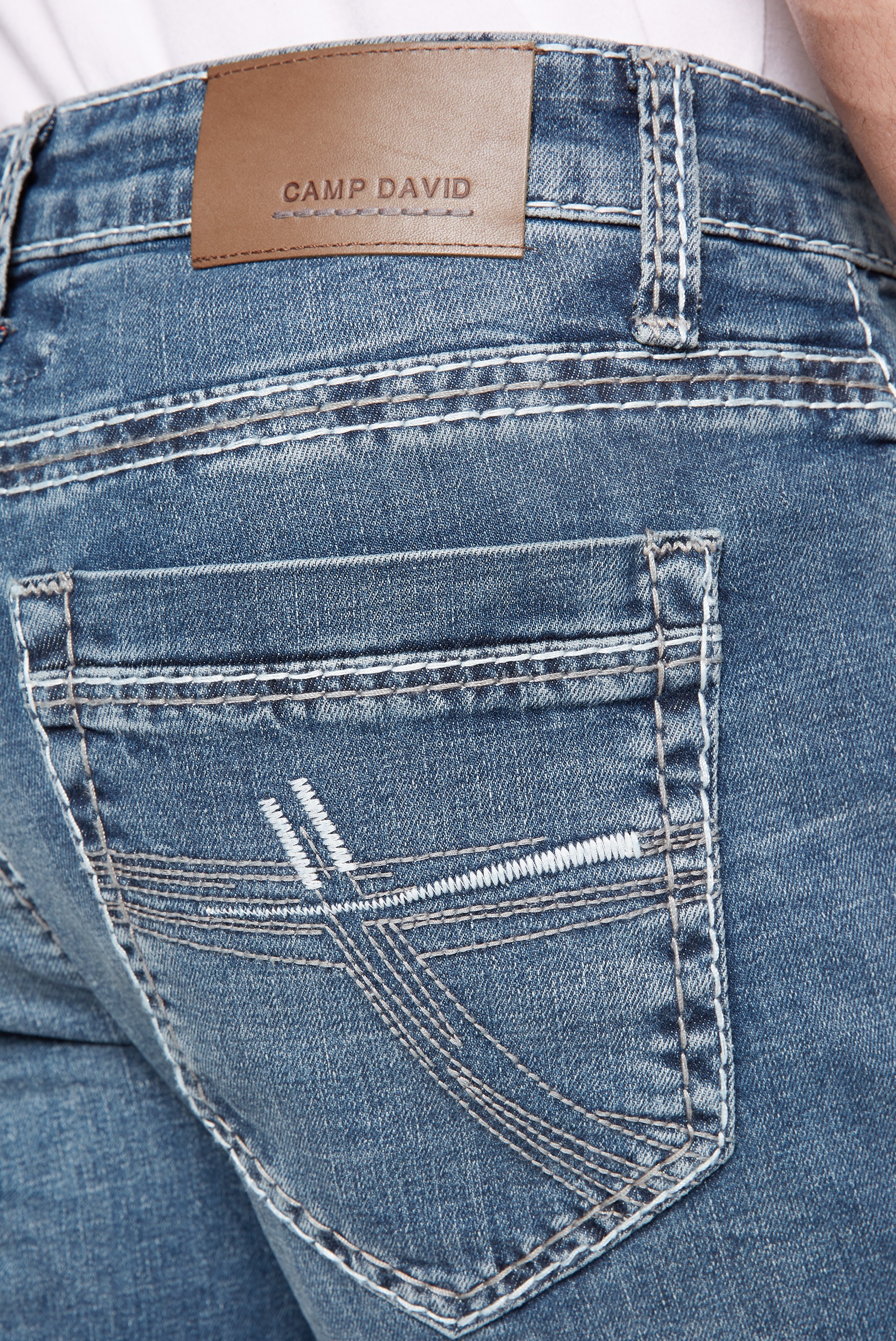 8. Bild von CAMP DAVID Jeansshorts, mit Wrinkle-Effekten
