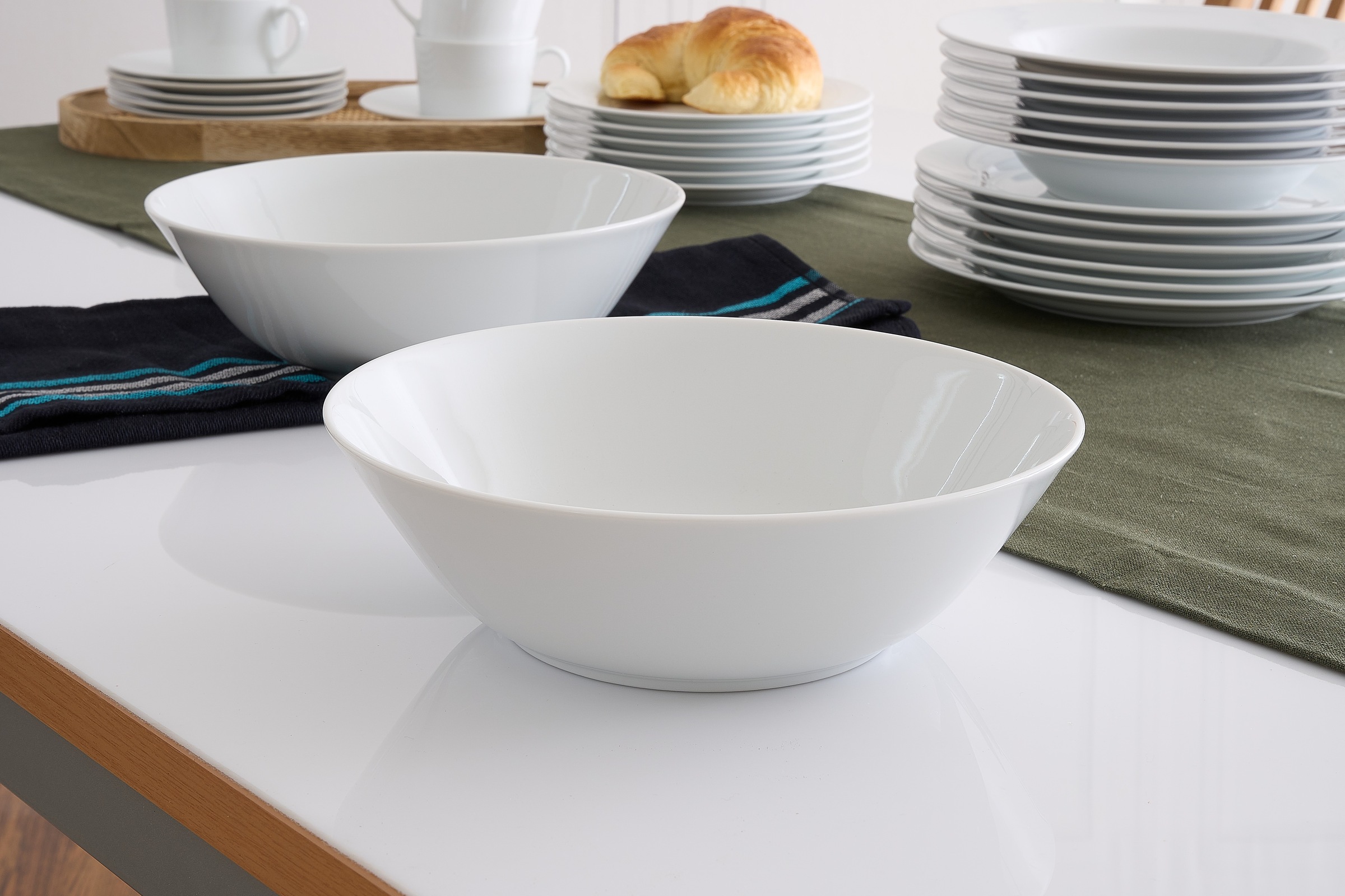Retsch Arzberg Schale »Servierschale HEIKE WEISS 23 cm, Set 2-teilig, rund Porzellan«, 2 tlg., aus Porzellan, Formschöne Servier- & Beilagenschalen im 2er Pack – edel & zeitlos -