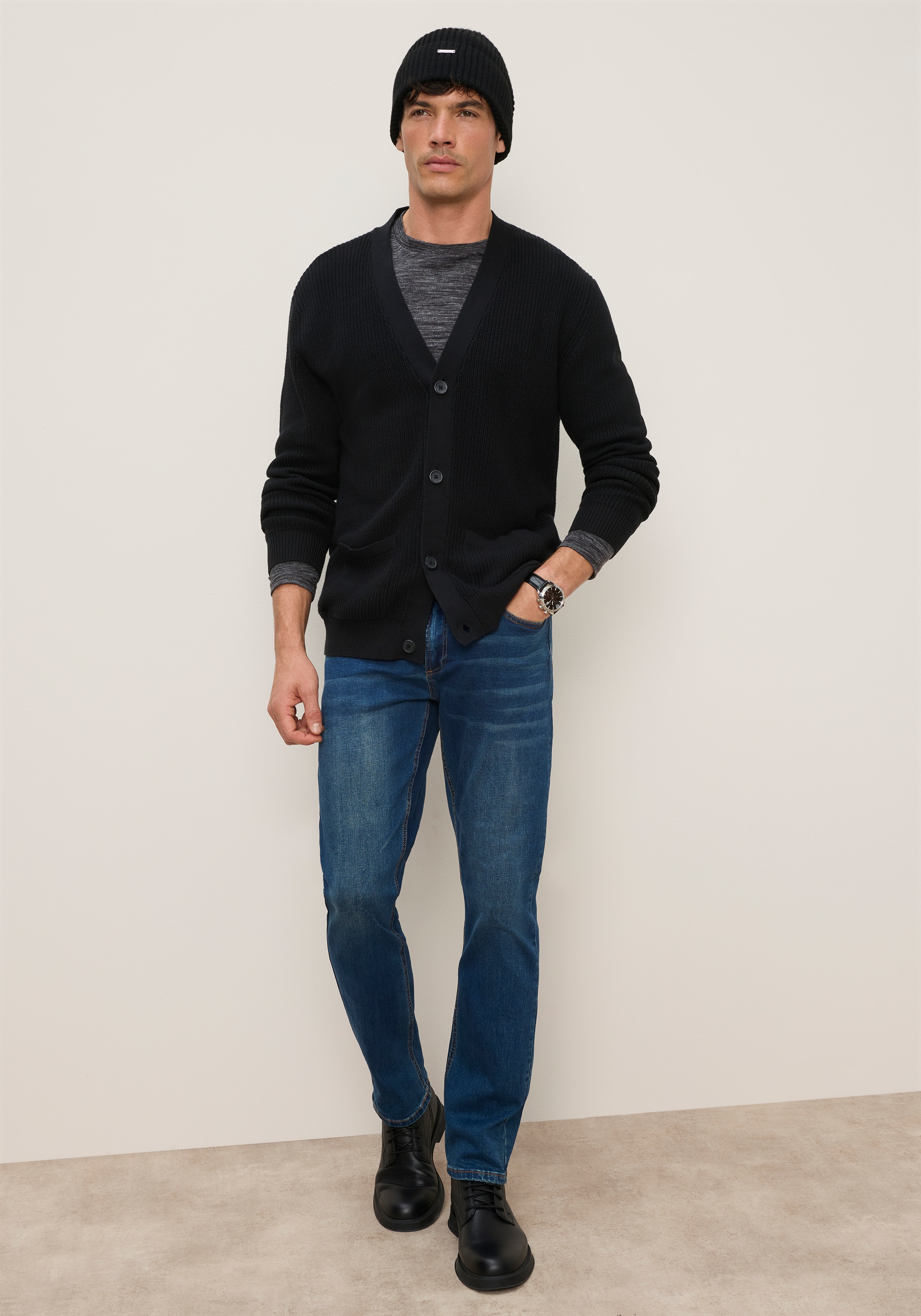 Bruno Banani Strickjacke mit regular fit, in normaler Länge