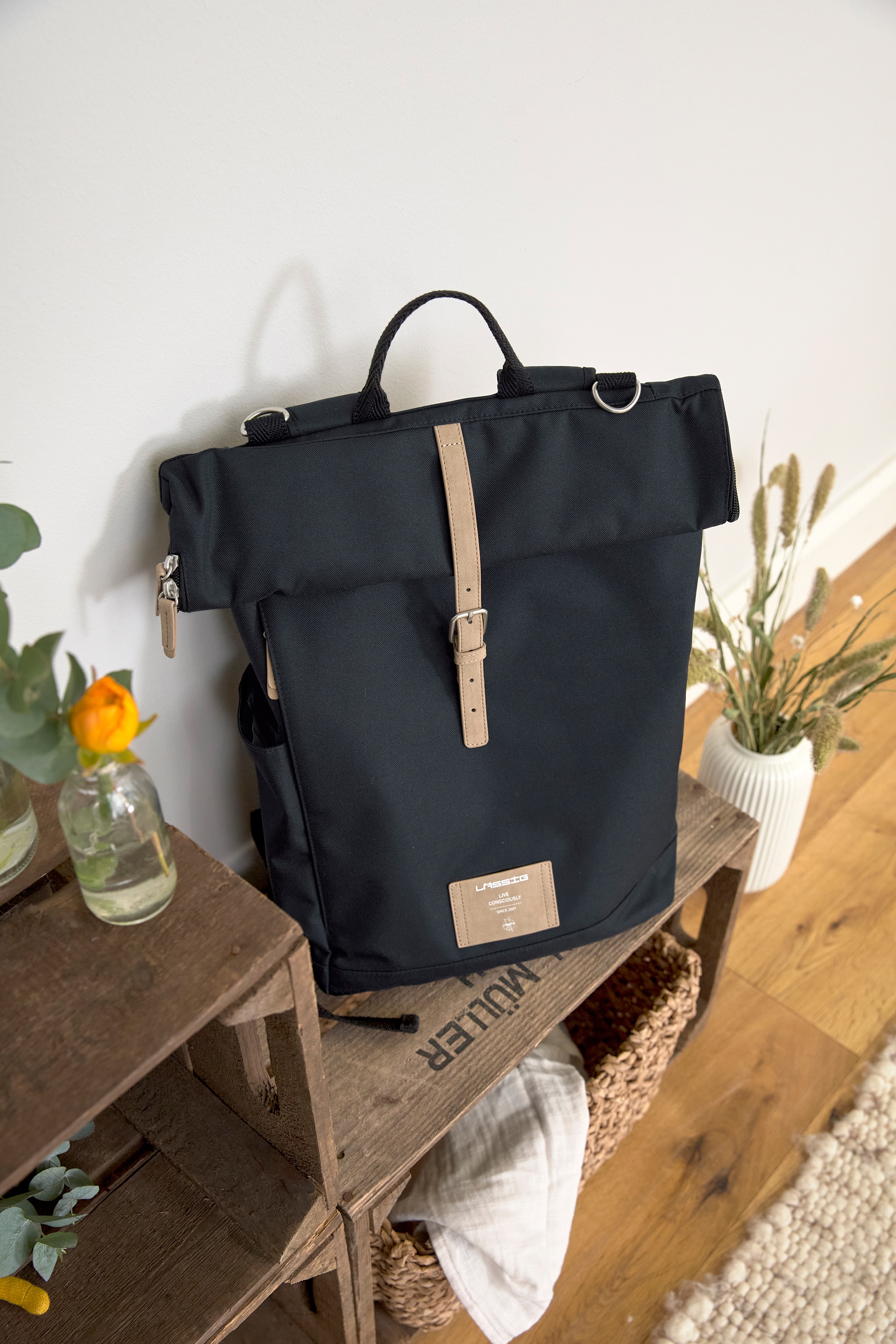 LÄSSIG Wickelrucksack »Green Label, Rolltop, night Blue«, PETA-approved vegan; zum Teil aus recyceltem Material