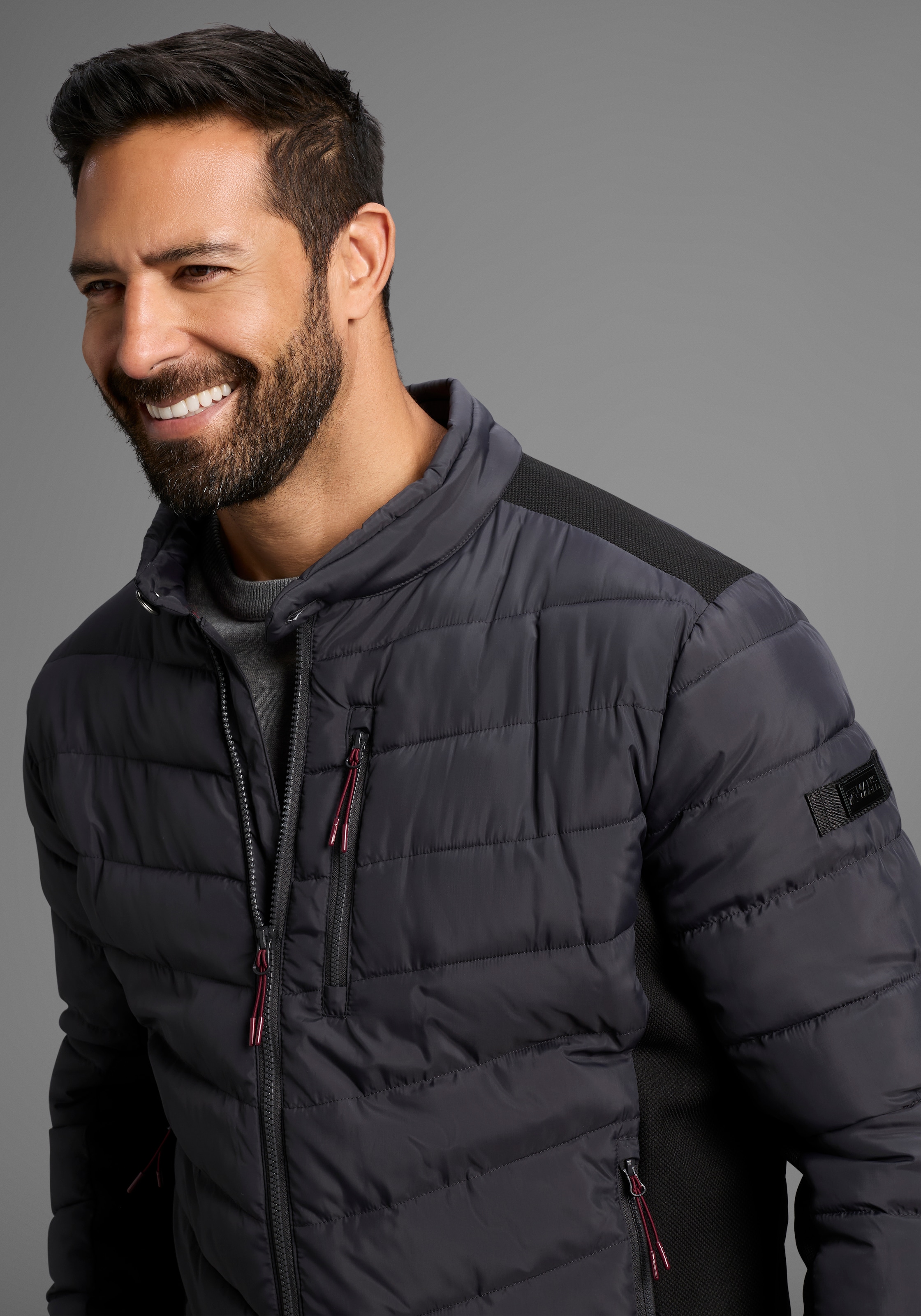 Man's World Steppjacke ohne Kapuze mit Reißverschlusstaschen,  mit Brusttasche,  mit Innentaschen