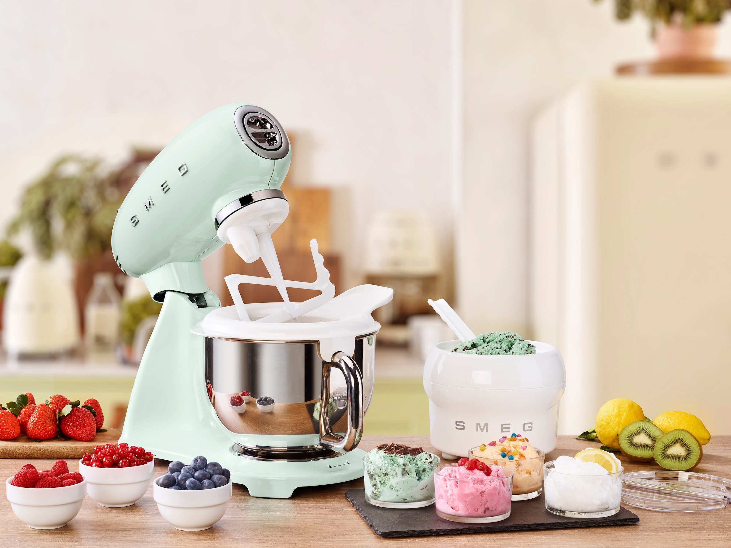 Smeg Küchenmaschine »SMF03PGEU Pastellgrün«