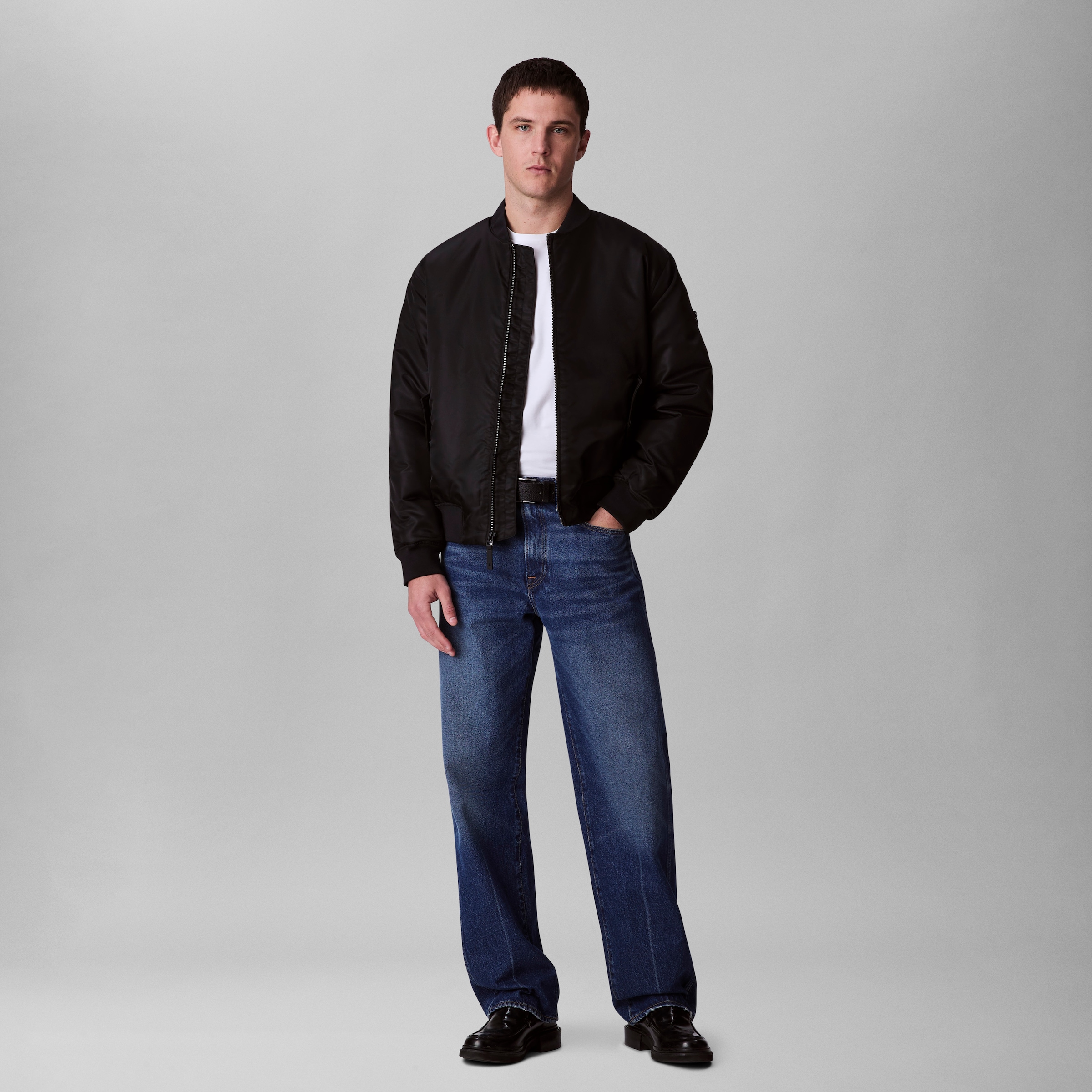 Calvin Klein Jeans Bomberjacke »LS NYLON BOMBER JACKET«, ohne Kapuze, Mit Rundhalsausschnitt