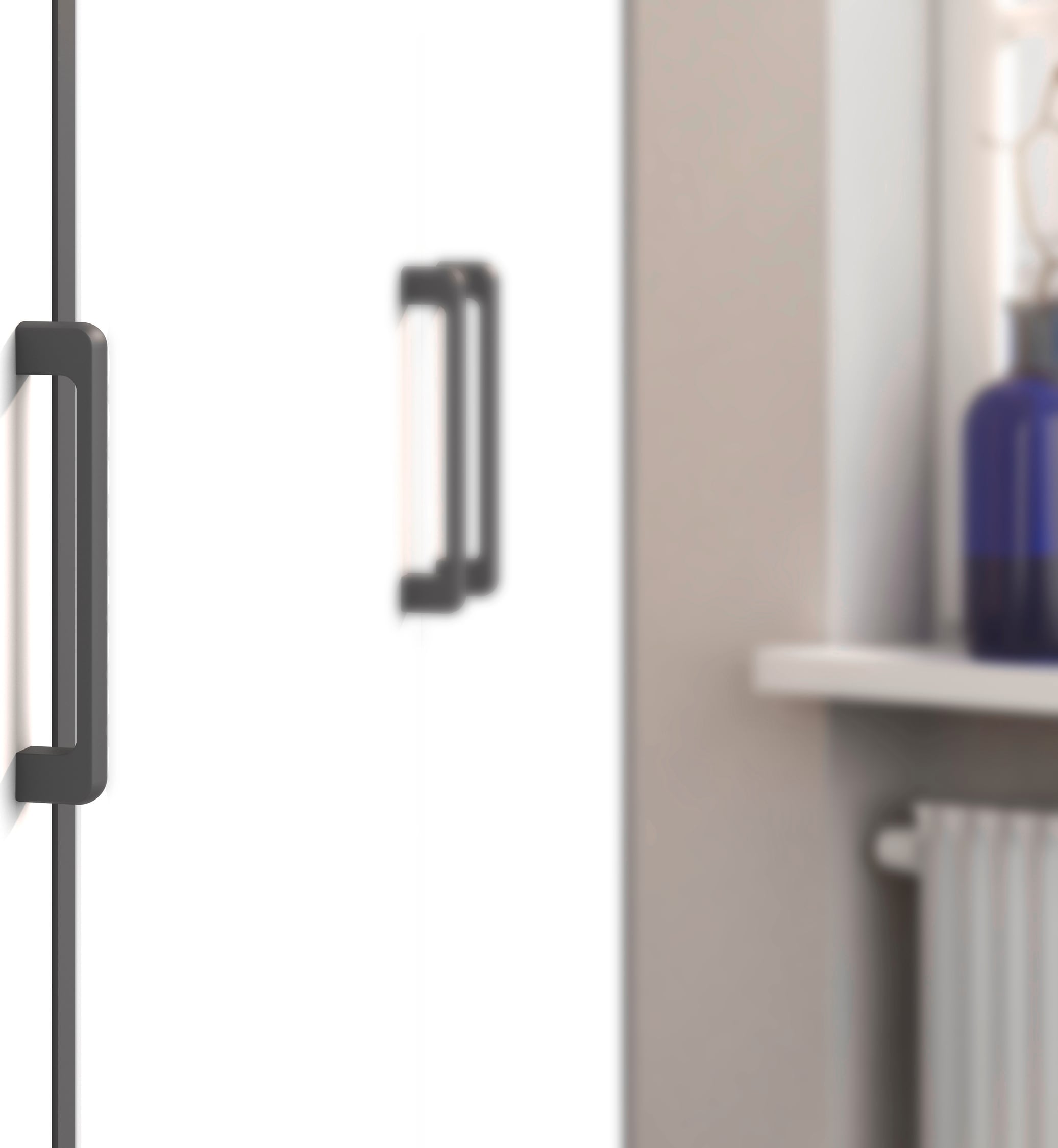 rauch Drehtürenschrank »Kleiderschrank Schrank Garderobe Wäscheschrank VOYAGER«, (in 3 verschiedenen Ausstattungen BASIC/CLASSIC/PREMIUM), mit modernen Griffen in Graumetallic, inkl. Schubkästen und Spiegel
