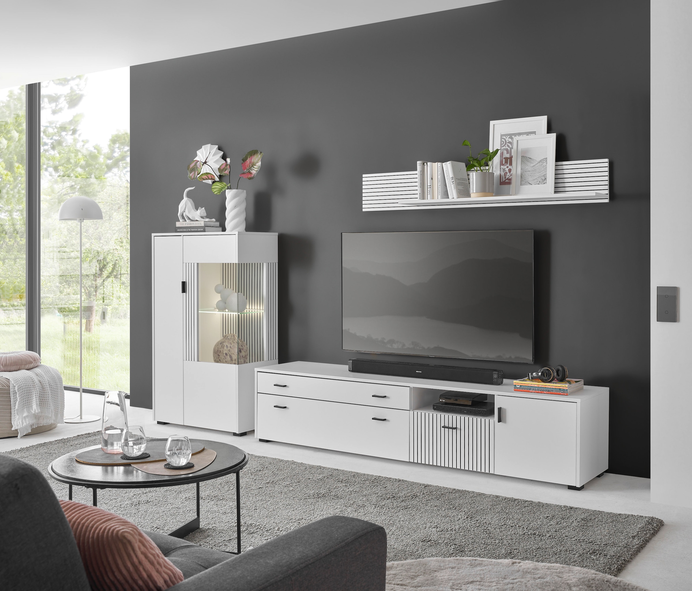 INOSIGN Wohnwand »HUDSON«, (Set, 3 St.), mit moderner Rillenoptik, Griffe aus Metall (Schwarz), Breite 285 cm