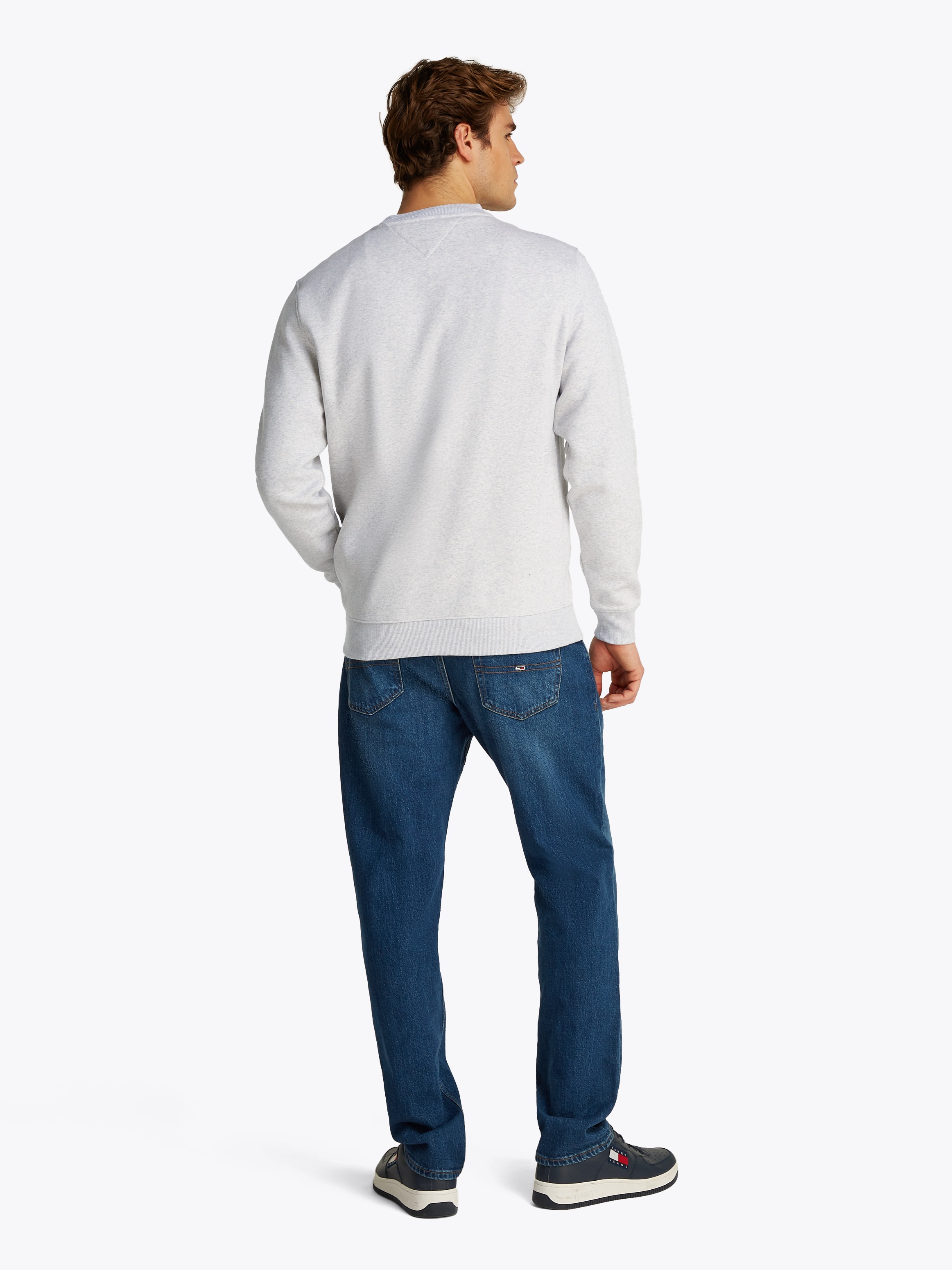 Tommy Jeans Sweatshirt »TJM REG S FLAG CREW«, Mit besticktem Markenlogo auf Brusthöhe
