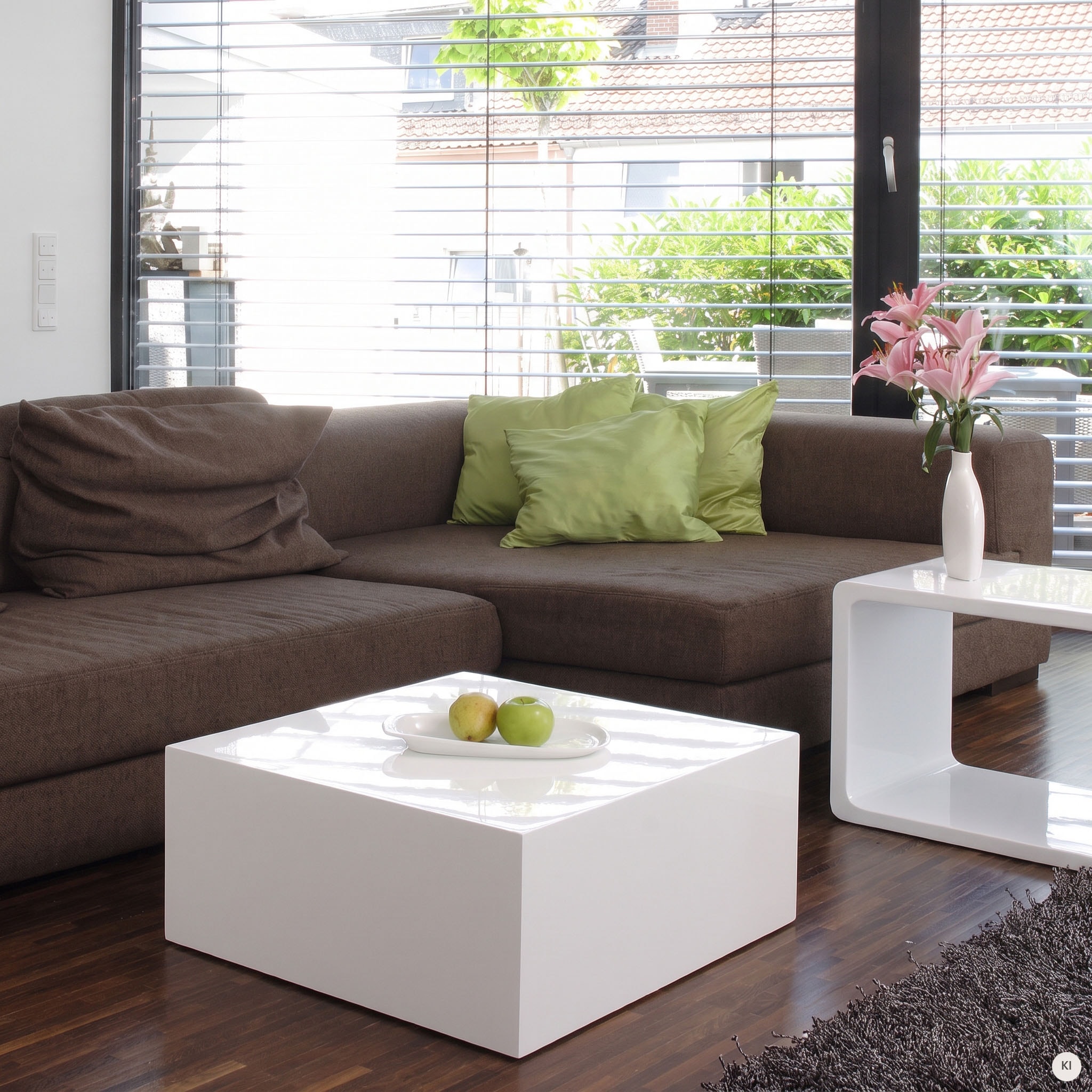 SalesFever Couchtisch Ultramoderner Hochglanztisch mit Lounge-Charakter und pflegeleichter O
