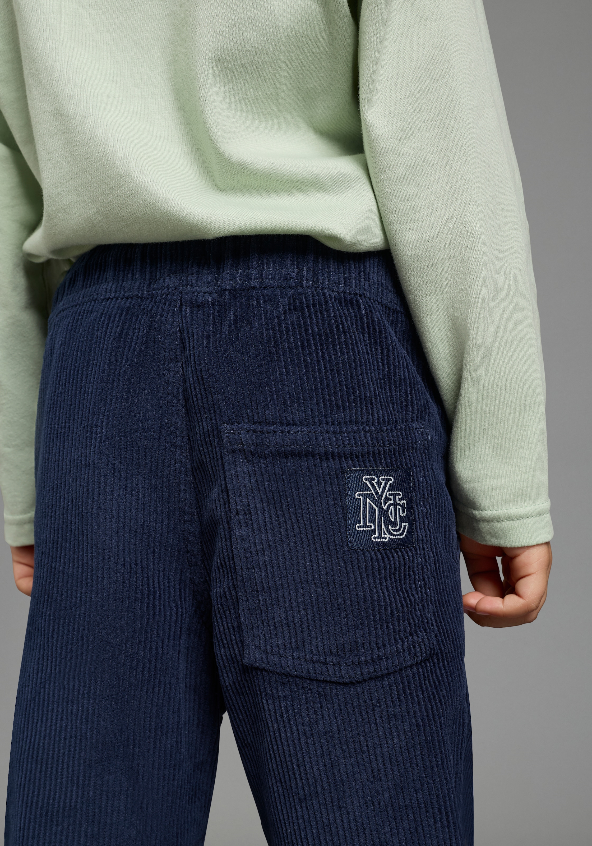 KIDSWORLD Cordhose »Breitcord-Cordhose«  lange, gerade Passform, für Jungen, modischer Basic-Style