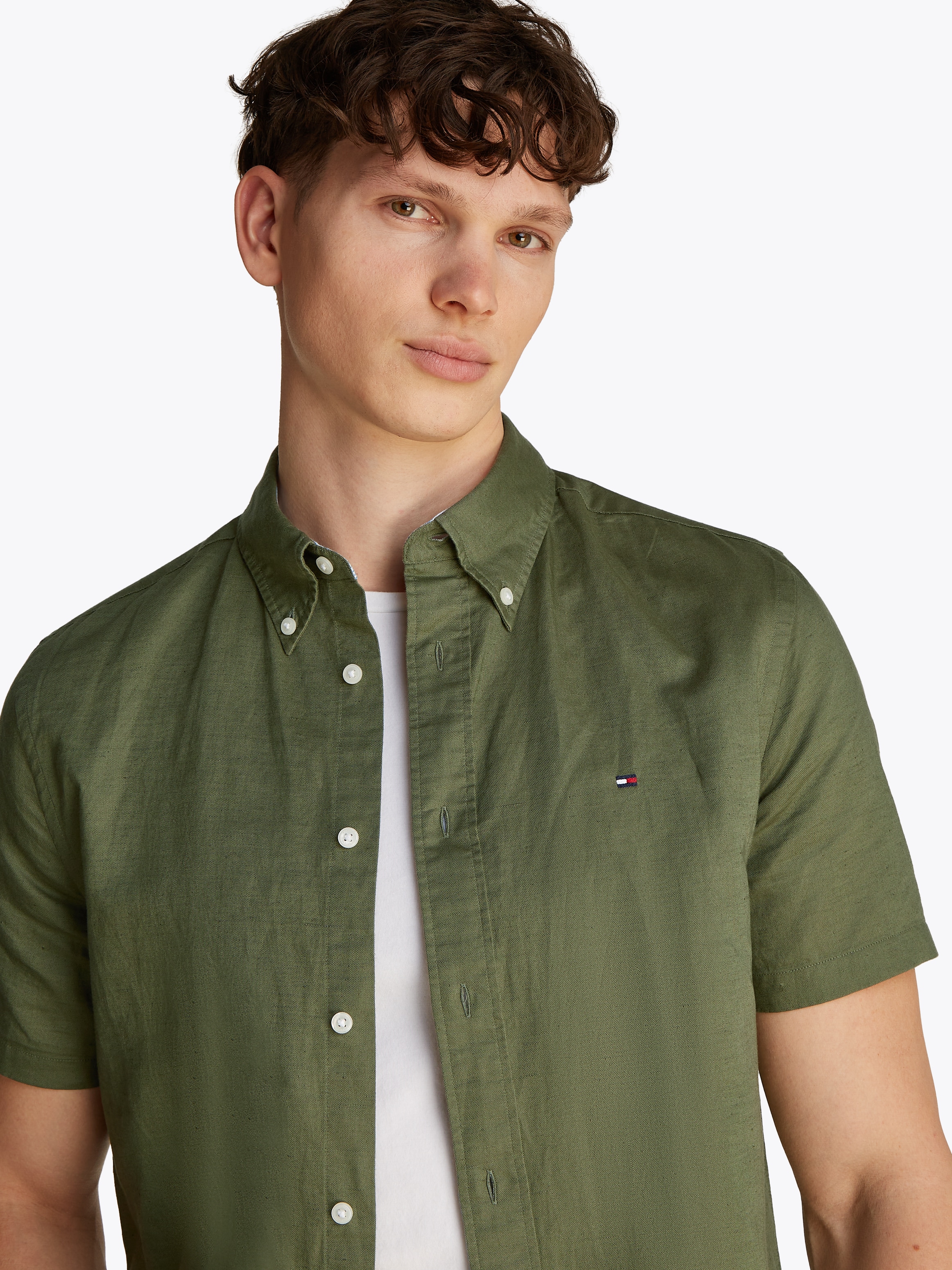 Tommy Hilfiger Kurzarmhemd »LINEN BLEND SOLID SS RF SHIRT«, mit Button-down-Kragen