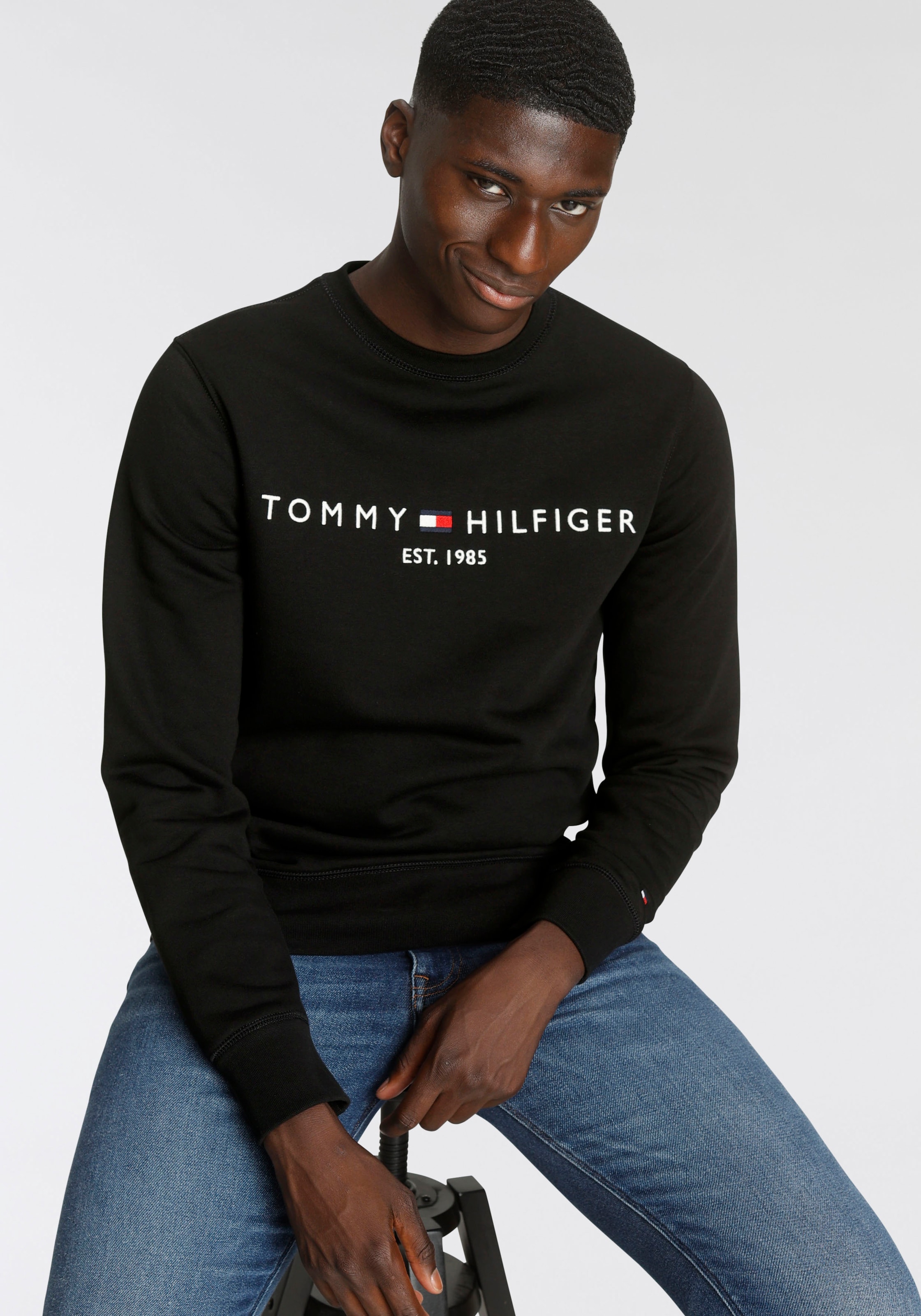Tommy Hilfiger Sweatshirt »TOMMY LOGO online bei mit Rundhalsausschnitt SWEATSHIRT«