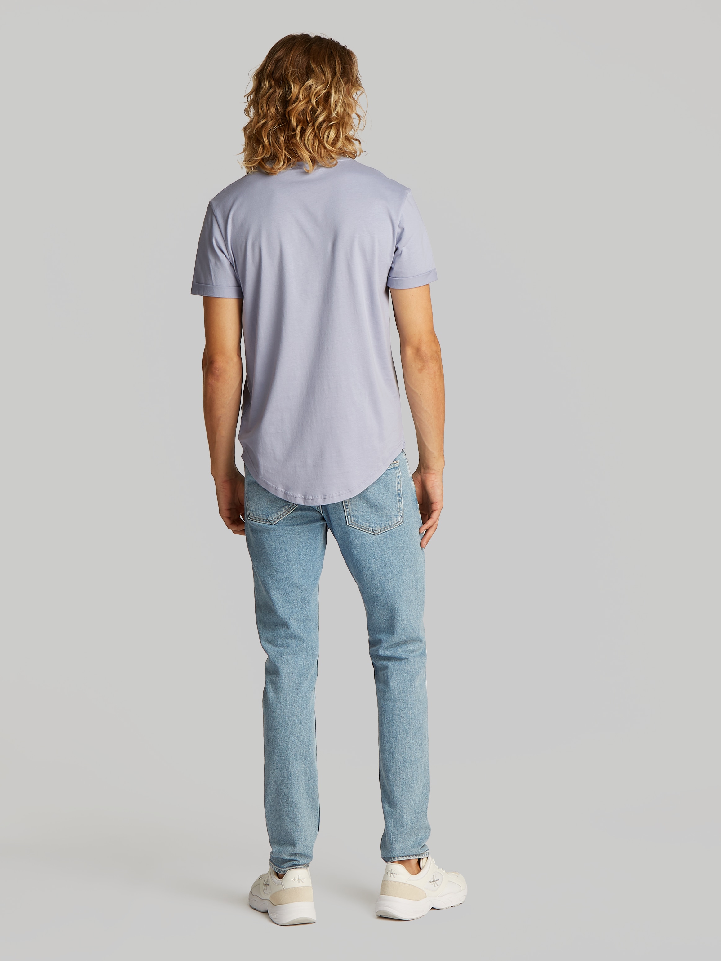 Calvin Klein Jeans T-Shirt »BADGE TURN UP SLEEVE«, mit Logopatch