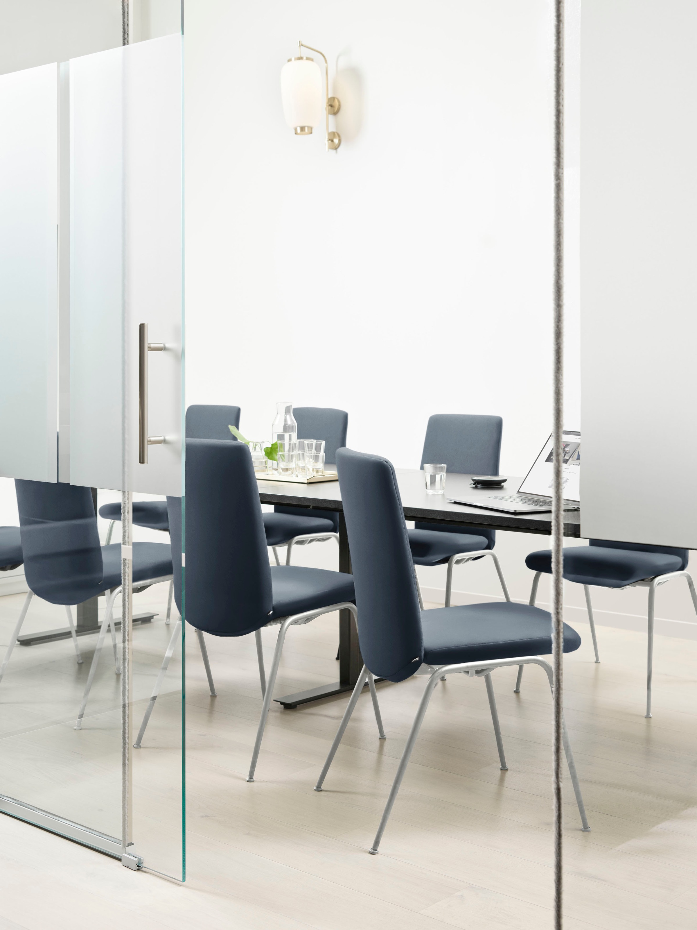 Stressless® Polsterstuhl »Laurel«, Microfaser DINAMICA, Low Back, Größe L, mit Beinen aus Stahl in Chrom glänzend
