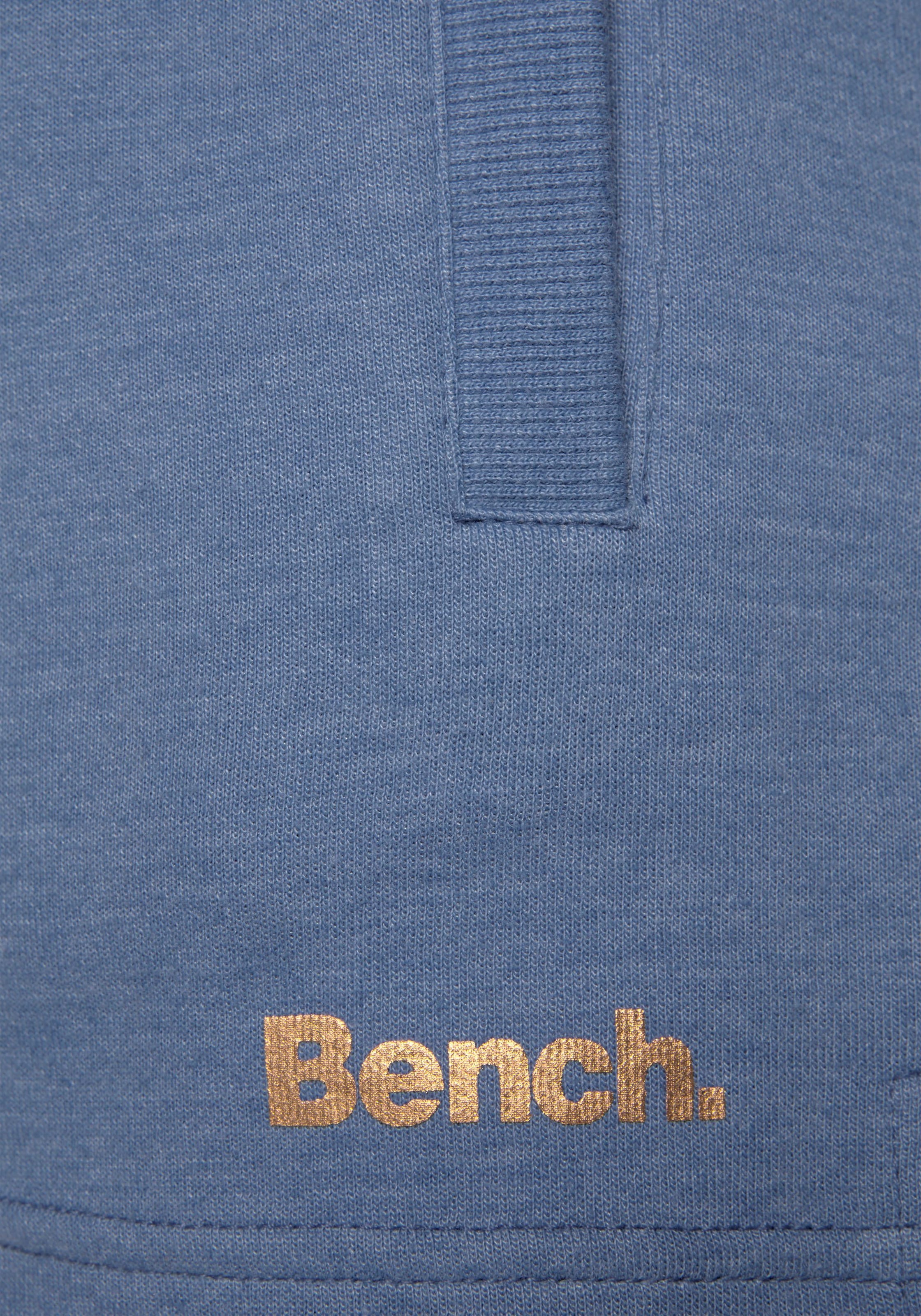 Bench. Loungewear Relaxshorts, Sweathose mit kurzen Seitenschlitzen und seitliche Taschen, Loungewear