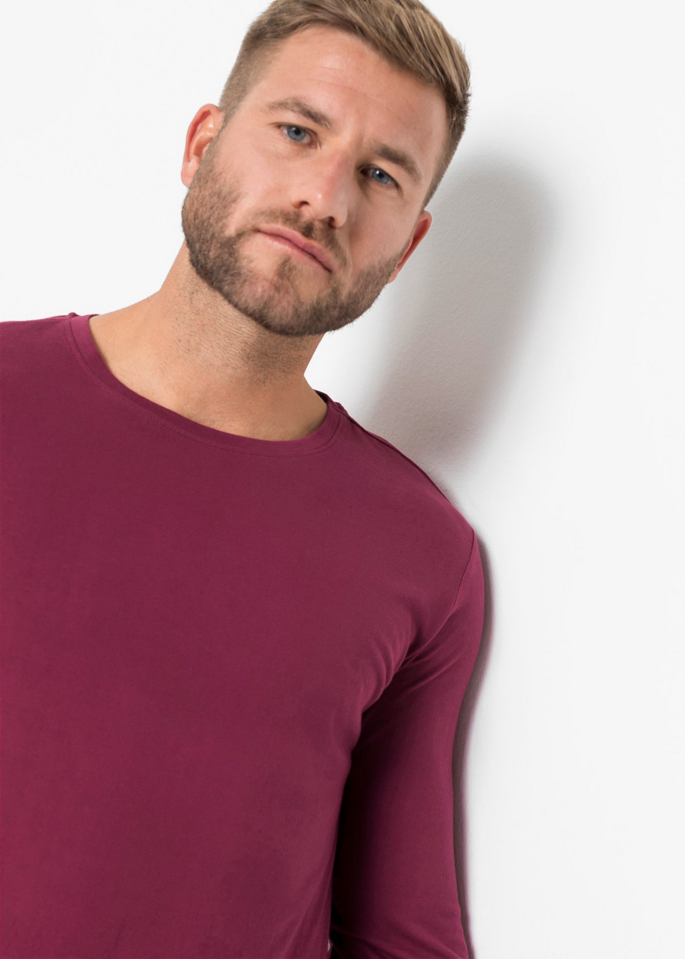 bonprix Langarmshirt »Langarmshirt (3er Pack)« Packung, 3 Stk. regular fit Passform, Rundhals-Ausschnitt, casual Stil, im 3er Pack