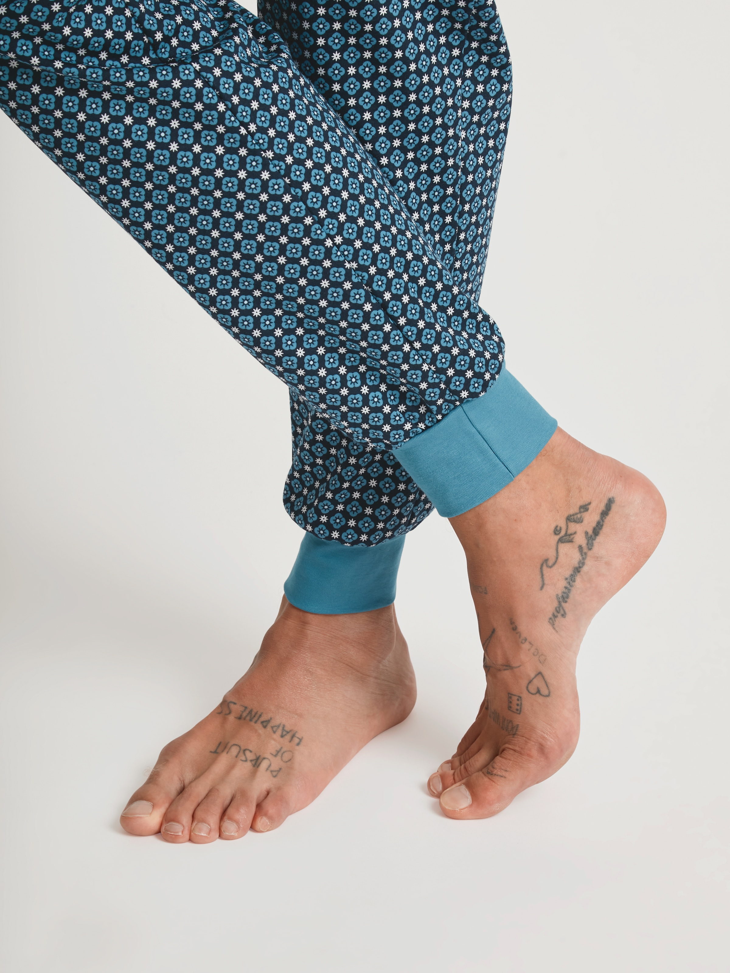 CALIDA Schlafanzug »Relax Streamline 2«, (2 tlg.), mit weichem Rippbündchen