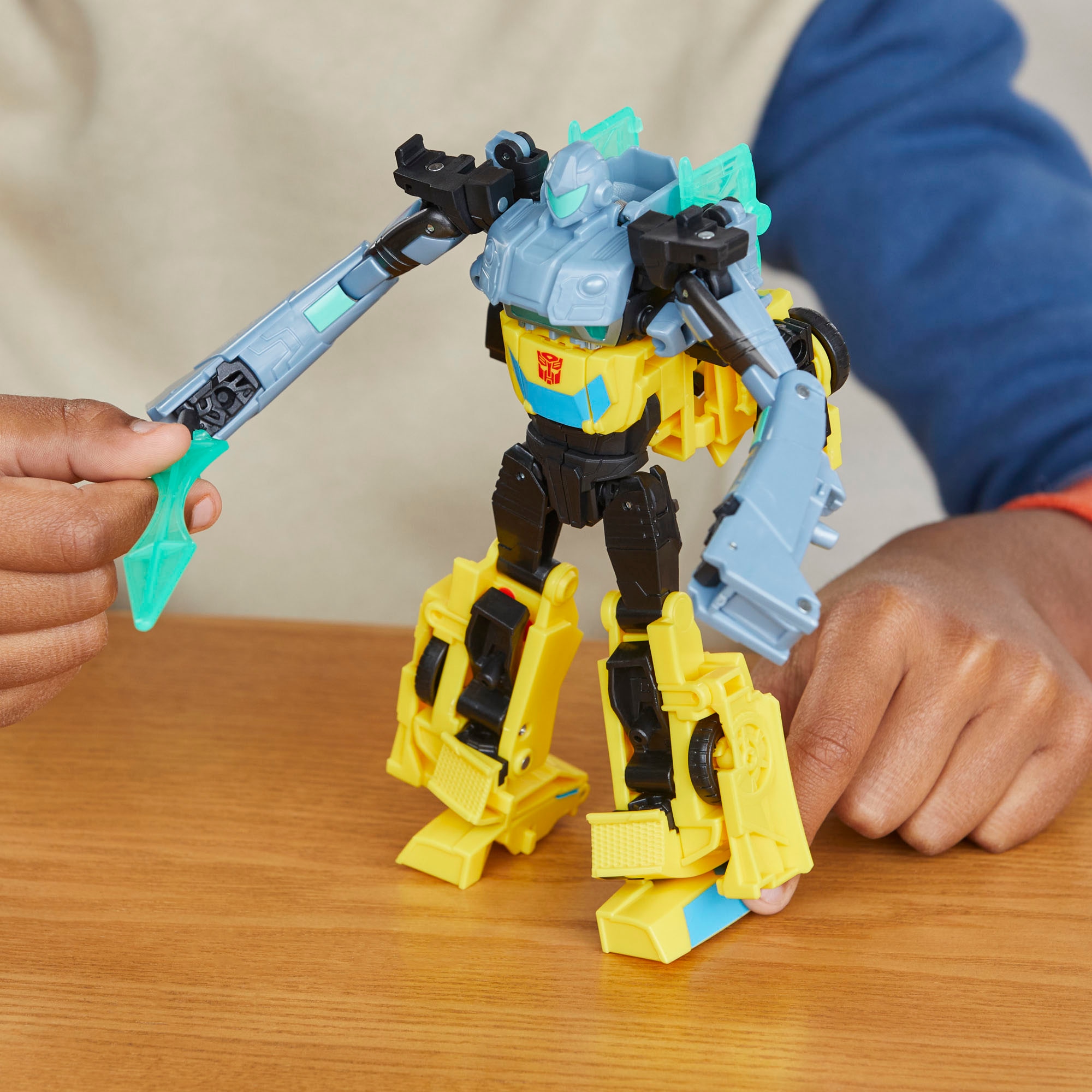 Hasbro Actionfigur »Transformers EarthSpark, Cyber-Combiner Bumblebee und Mo Malto«