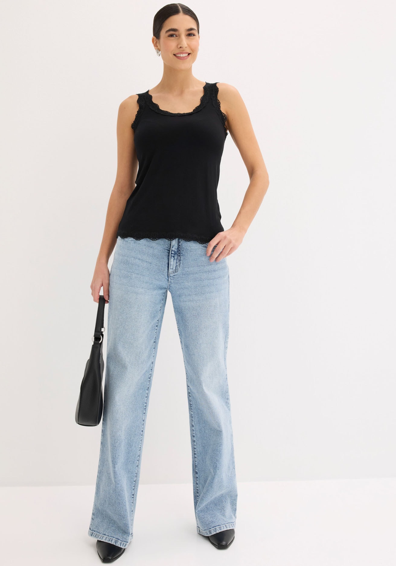 bonprix Shirttop Packung, 2 Stk. schmale Passform, mit dekorativer Spitze, aus Viskose-Mix