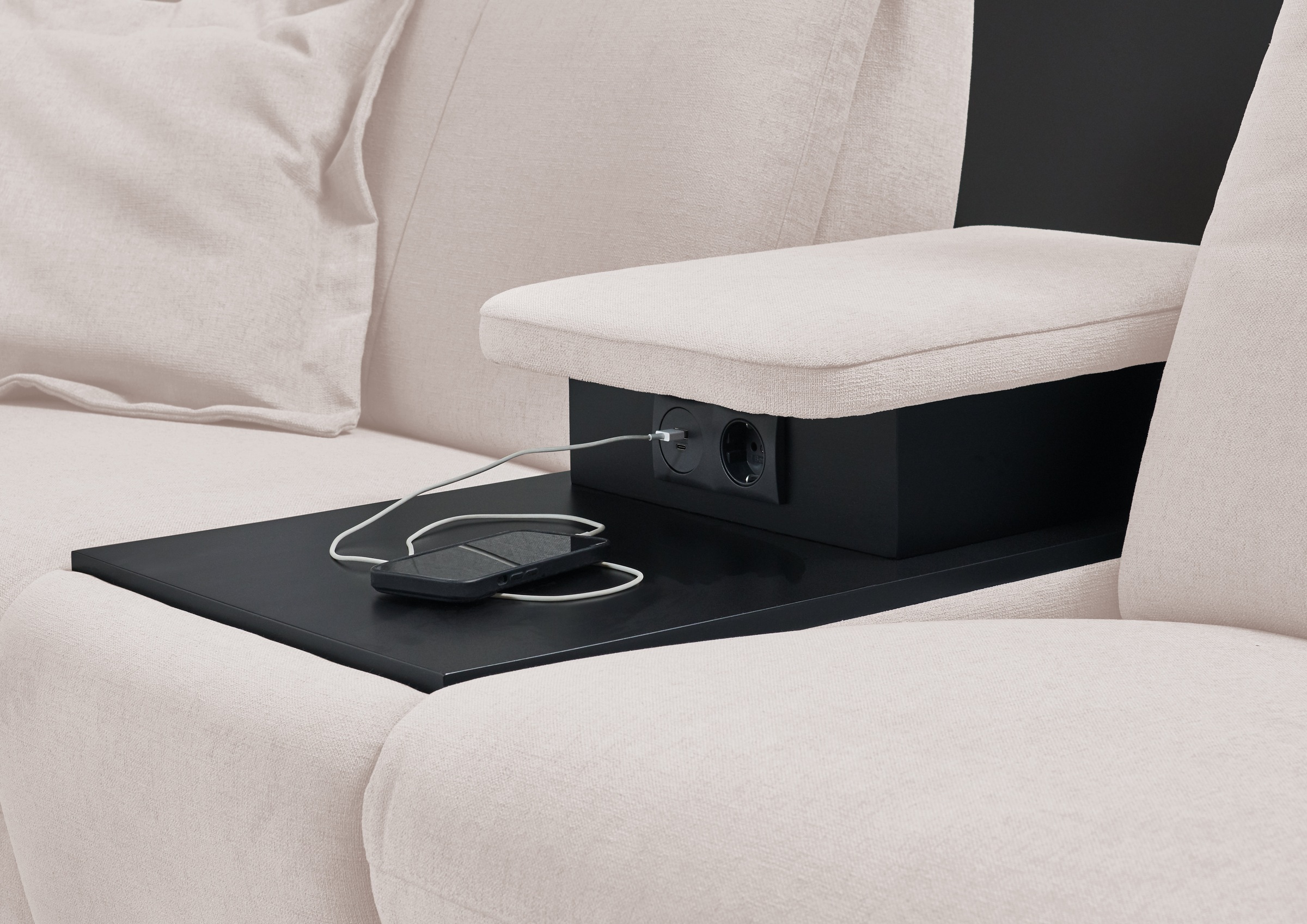 Home affaire 2-Sitzer »Sisto, inklusive 2x Relaxfunktion motorisch mit Herz-Waage-Beschlag« Zwischenelement mit Tisch, Steckdose & USB-Ladestation