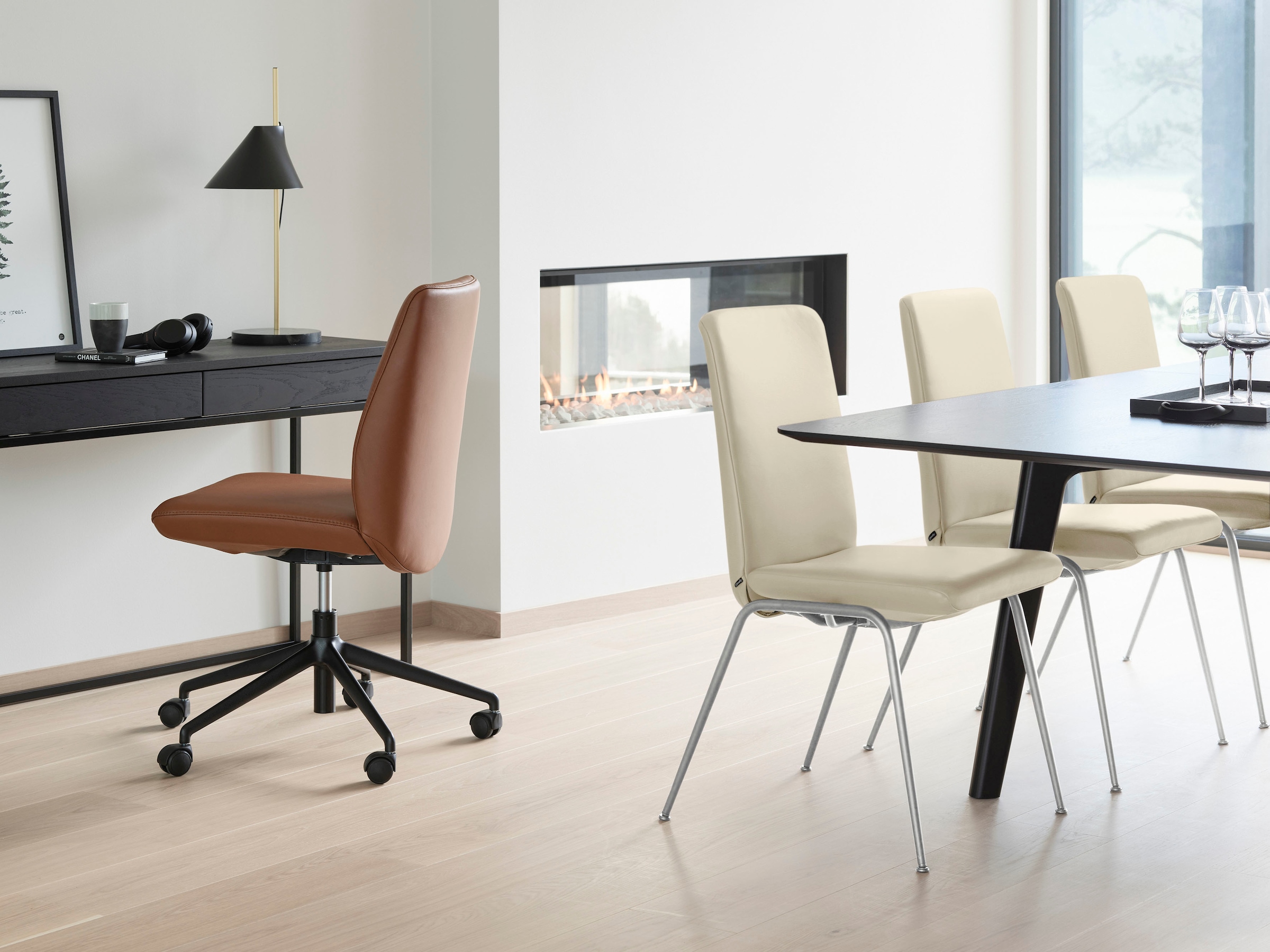 Stressless® Polsterstuhl »Laurel«, Leder BATICK, Low Back, Größe M, mit Beinen aus Stahl in Schwarz matt