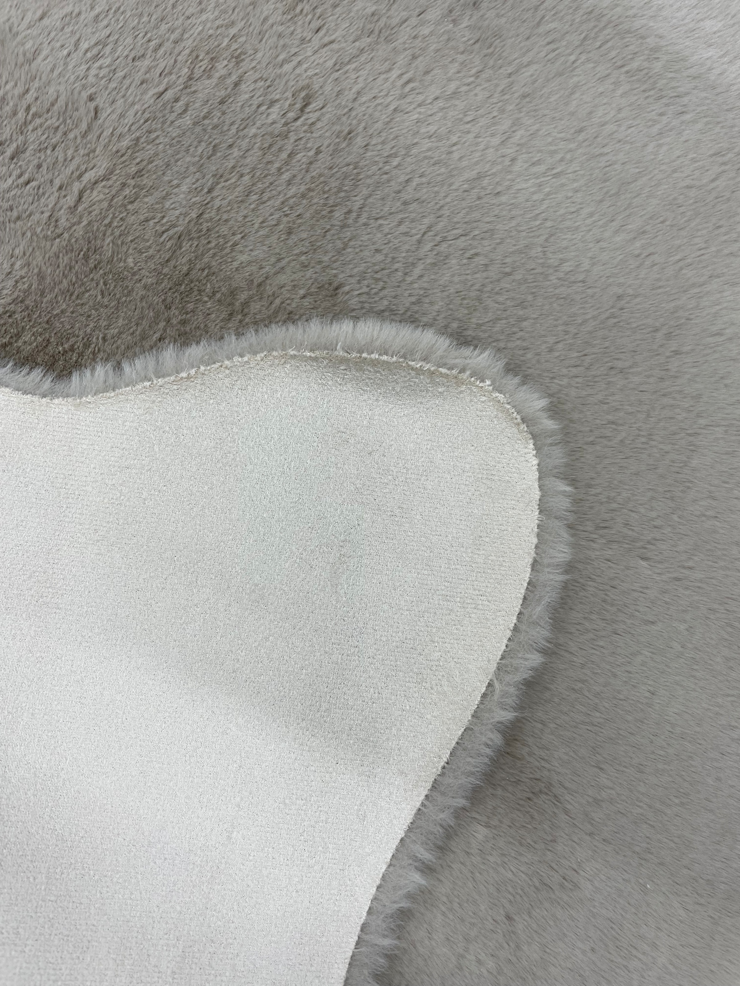 ASTRA Fellteppich »Elda, Kunstfell«, rechteckig, 13 mm Höhe, Dekofell, kuschelweich, Wohnzimmer, Kinderzimmer, Kaninchenhaptik