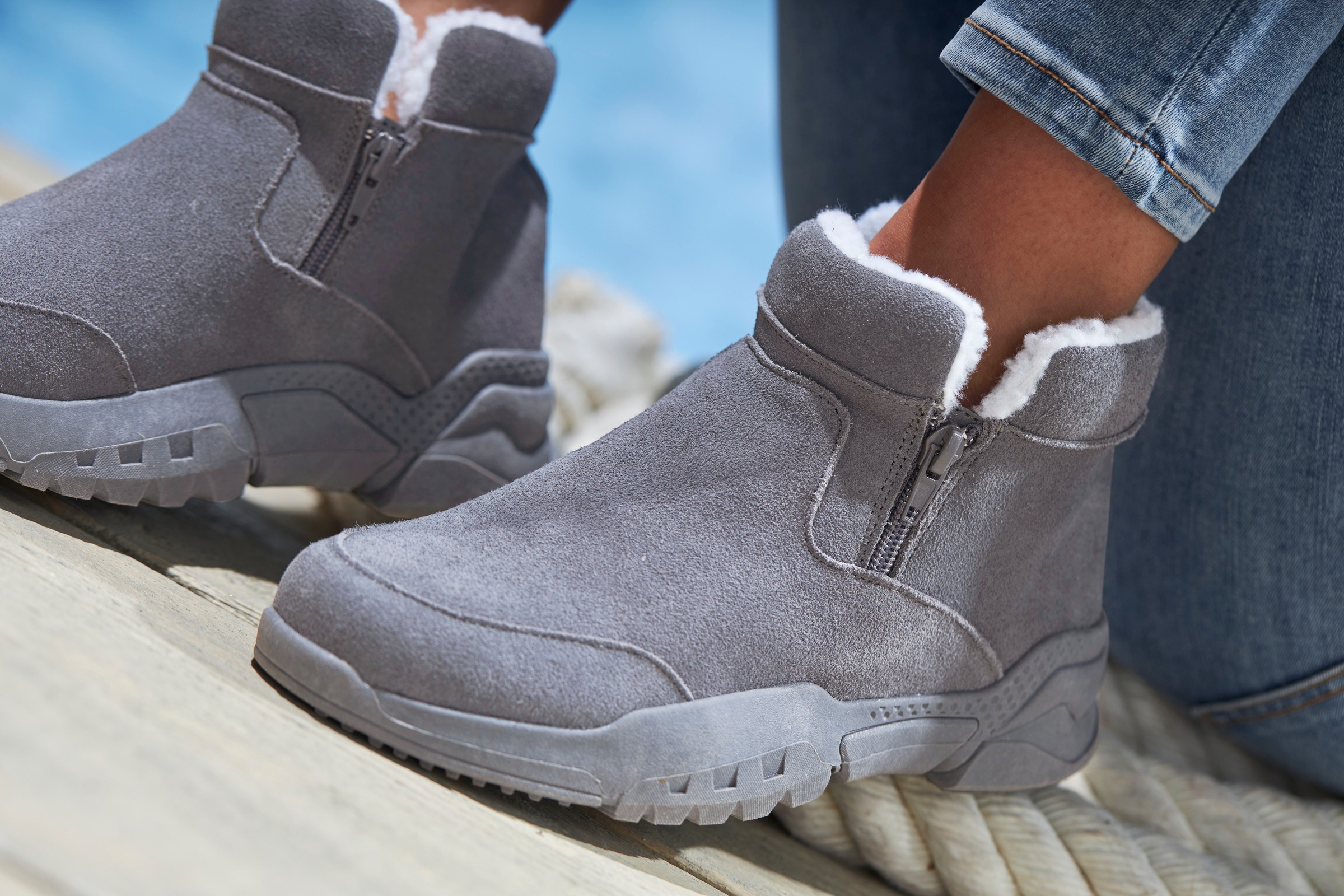 Vivance Stiefelette, aus Veloursleder und mit Warmfutter, Winterstiefel, Stiefel, Boots