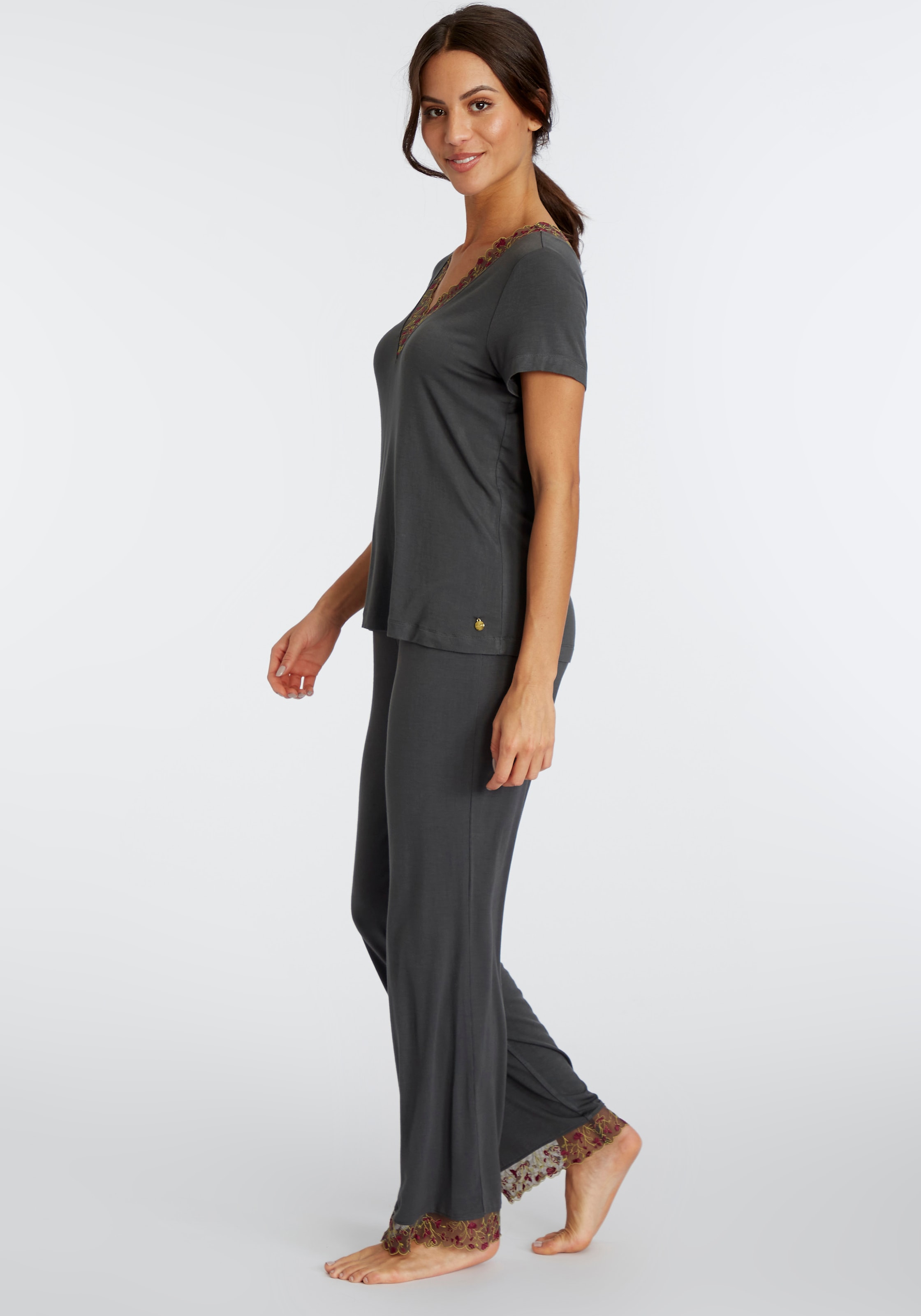 LASCANA Pyjama Set, 2 mit bunten Spitzendetails