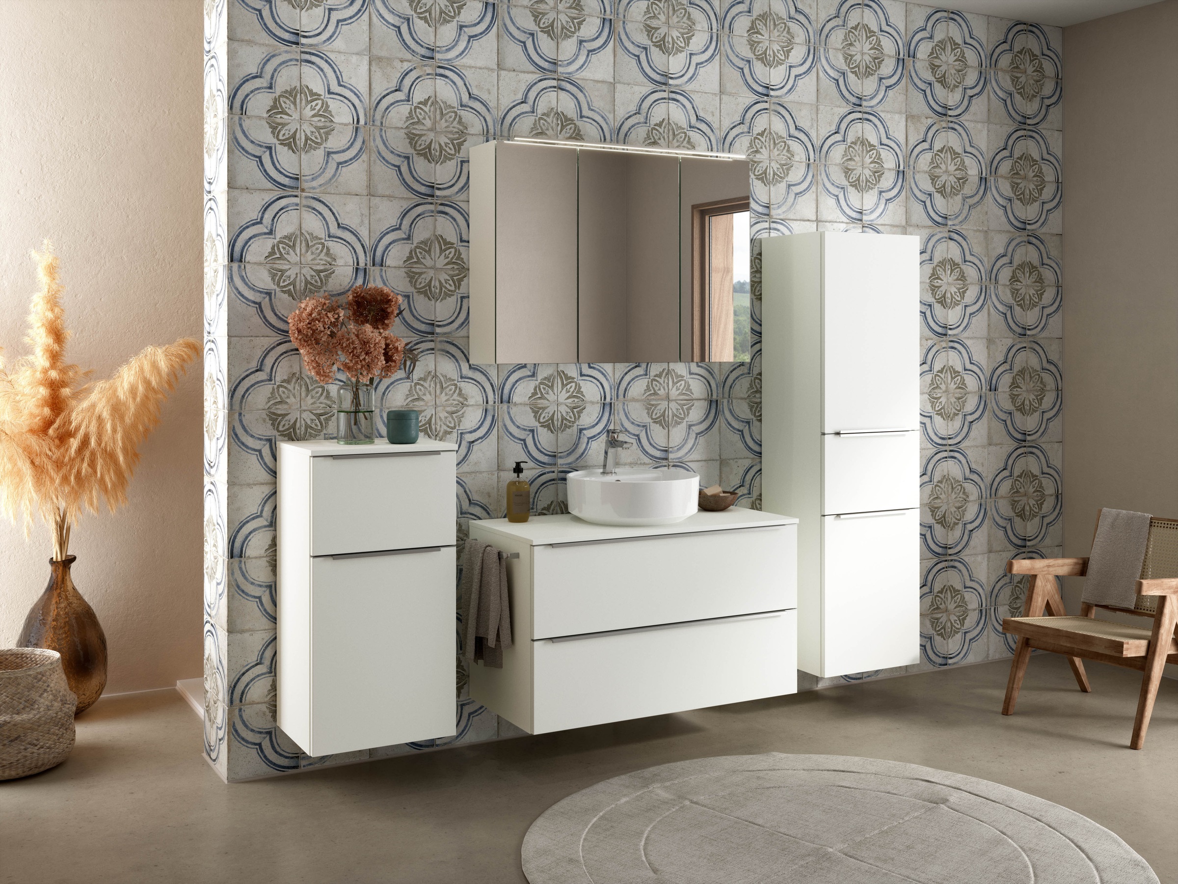 nobilia® Badmöbel-Set »Alvene«, (4 St., vormontiert, mit Soft-Close), inkl. Spiegelschrank mit Beleuchtung und Dimmerfunktion, in 4 Breiten