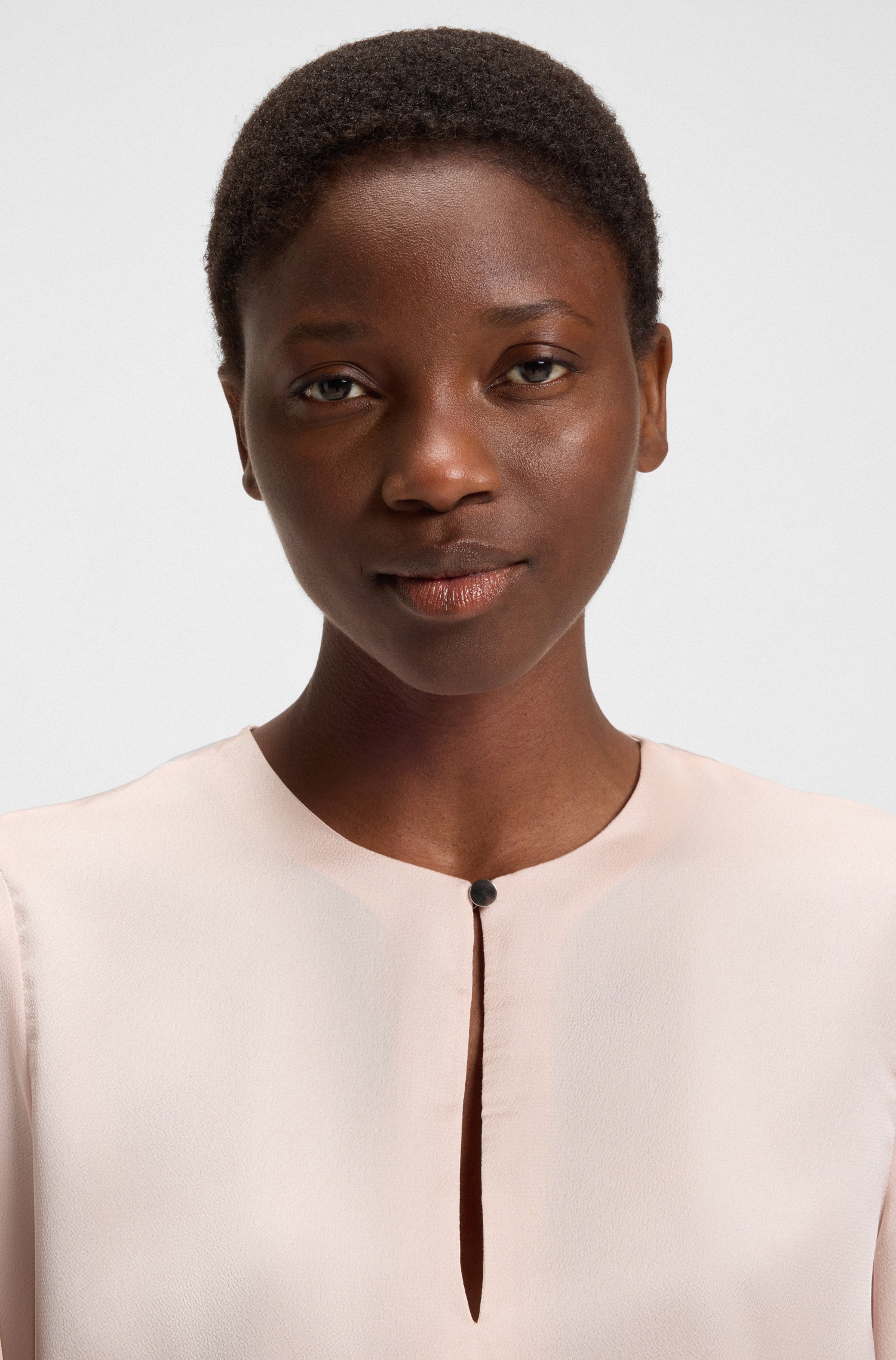 BOSS ORANGE Klassische Bluse »Bonnie Premium Damenmode«, mit geschlitztem Rundhals